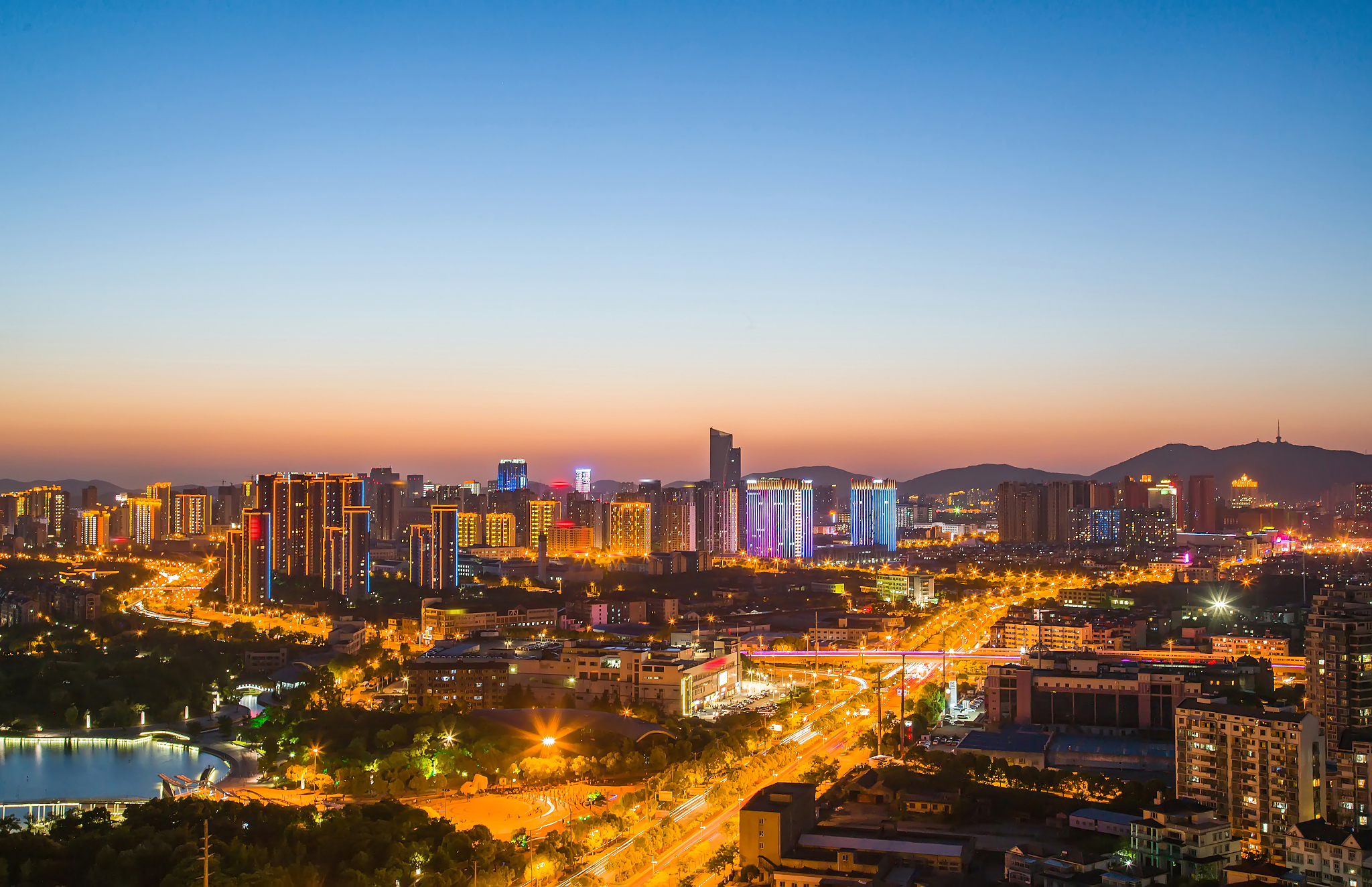 江苏省无锡金城湾夜景
