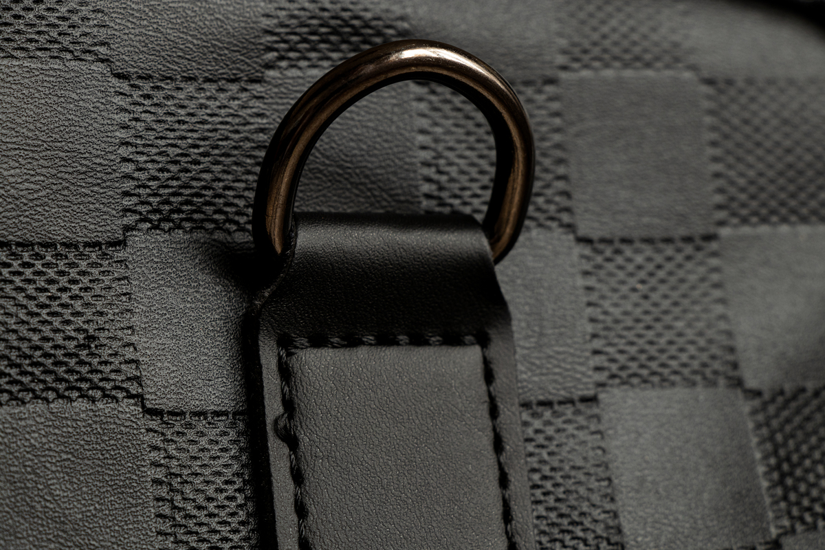 闲鱼出售时尚简约Coach皮带，提升穿搭品味！