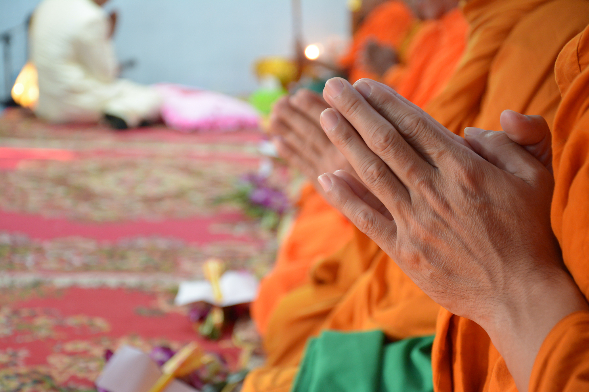 泰国的西米巾可以和我的本命佛一起佩戴吗帮我用210字详细描述