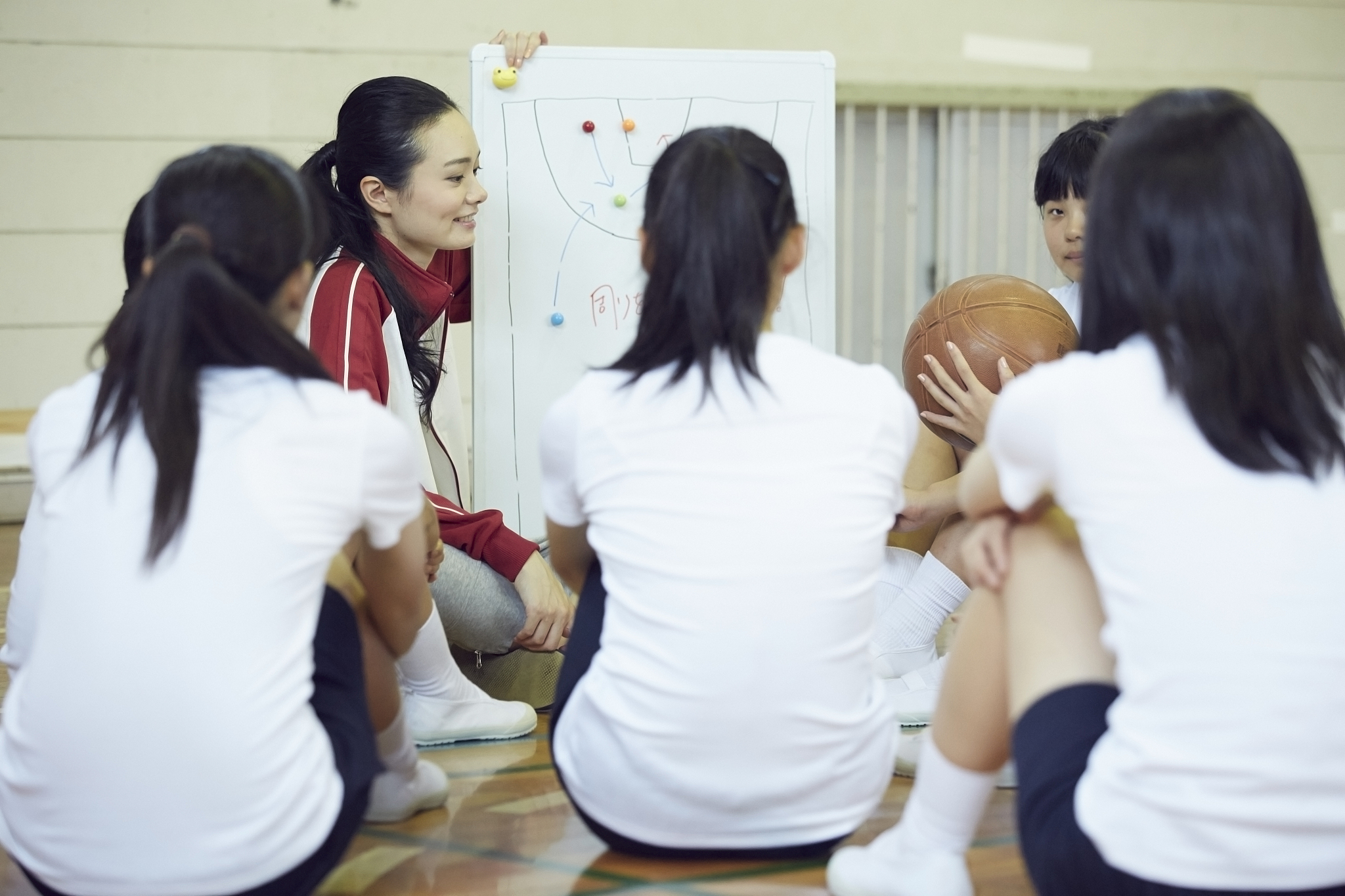 女生高中毕业读幼师怎么样