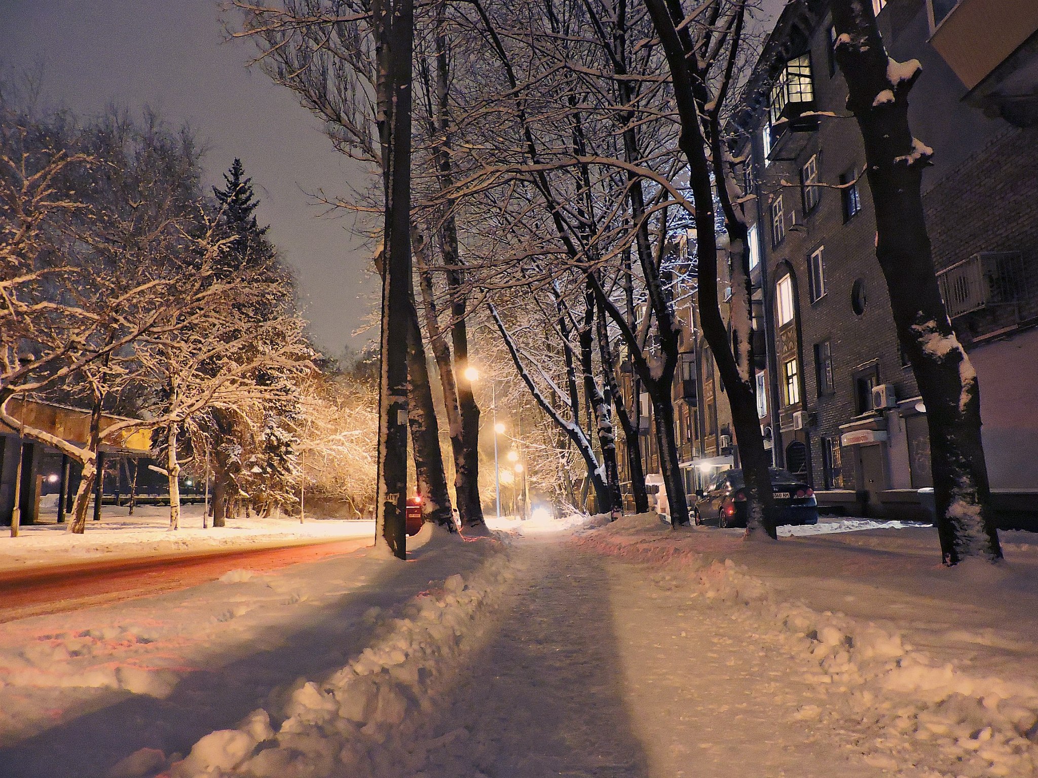 形容雪花下的非常大气氛非常压抑的文章