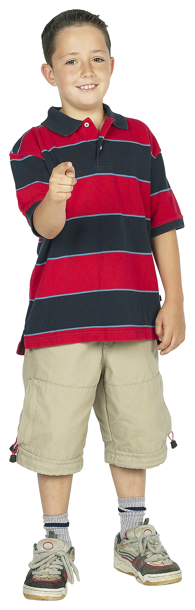 描述一款男童套装条纹短袖黑色短裤字母印花圆领棉质材质宽松版型