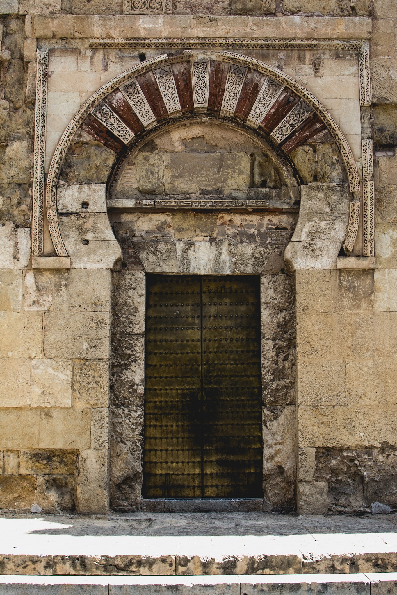 detail of moorish gate of cordobas great mosque, andalusia, spai