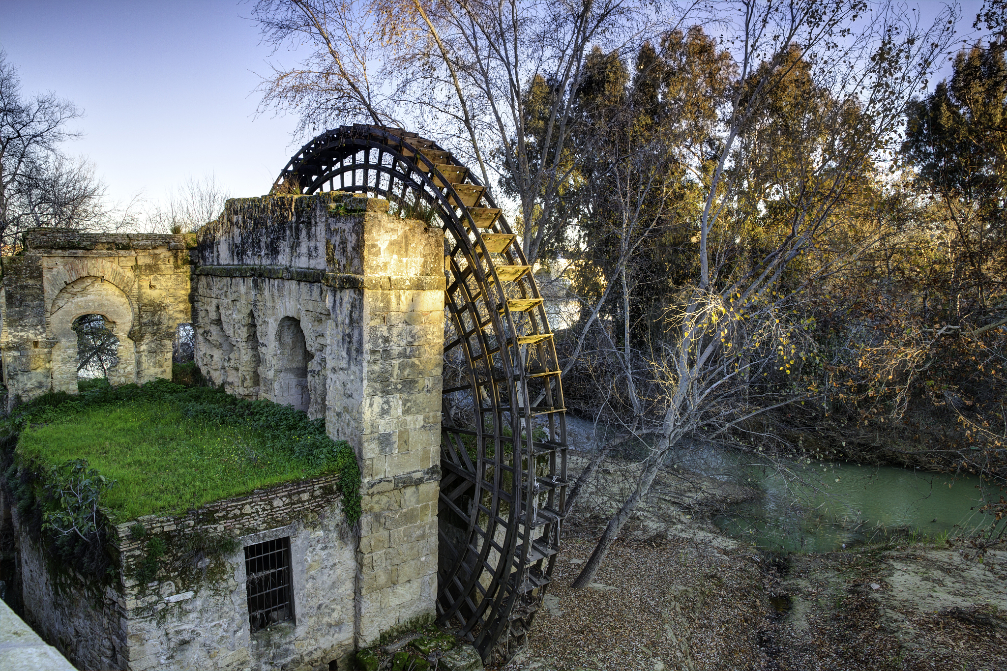 写一段非常有文采的话提及机械工程发展史与知识体系
