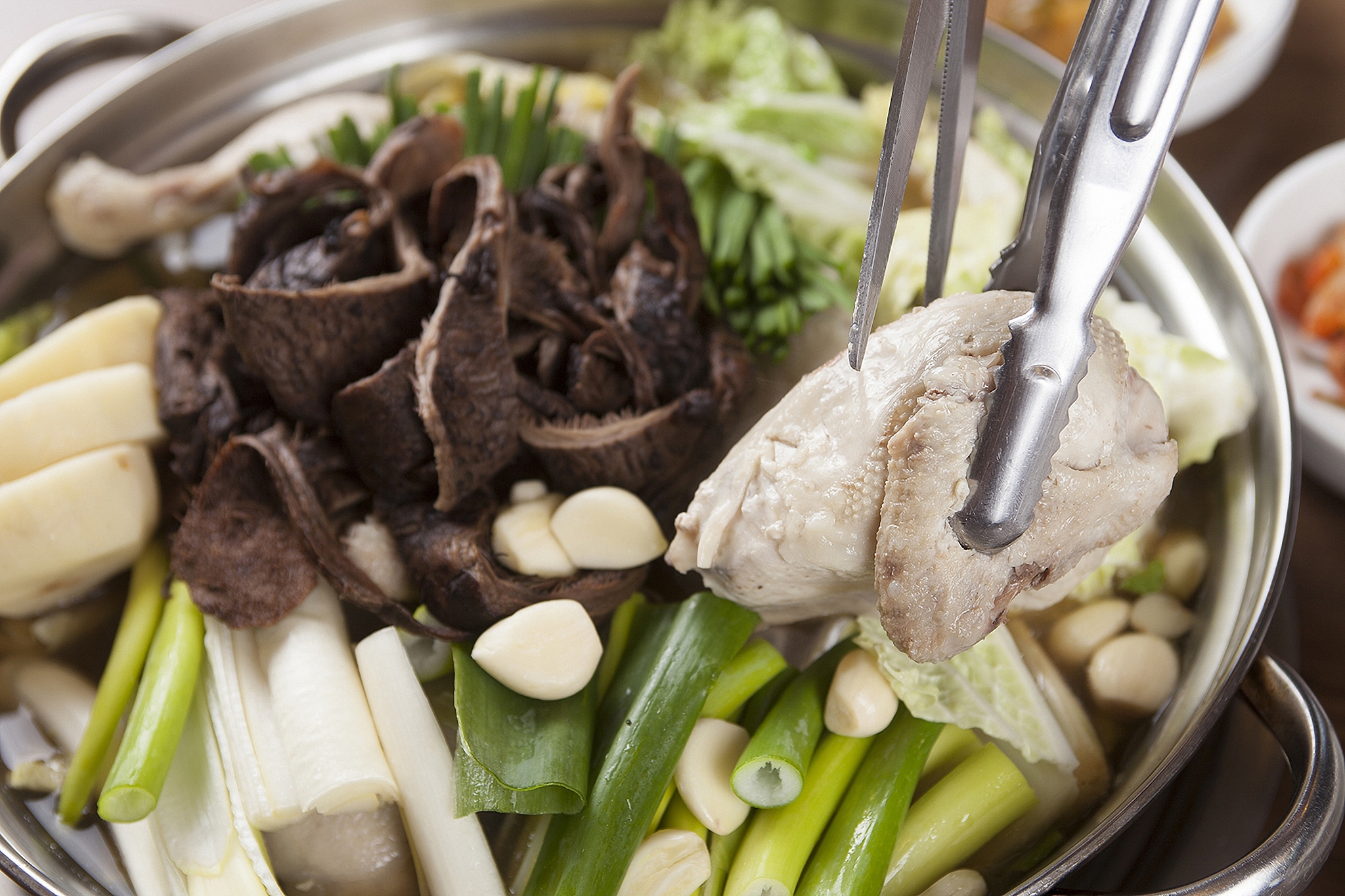 鲜鸡枞菌做汤用焯水吗