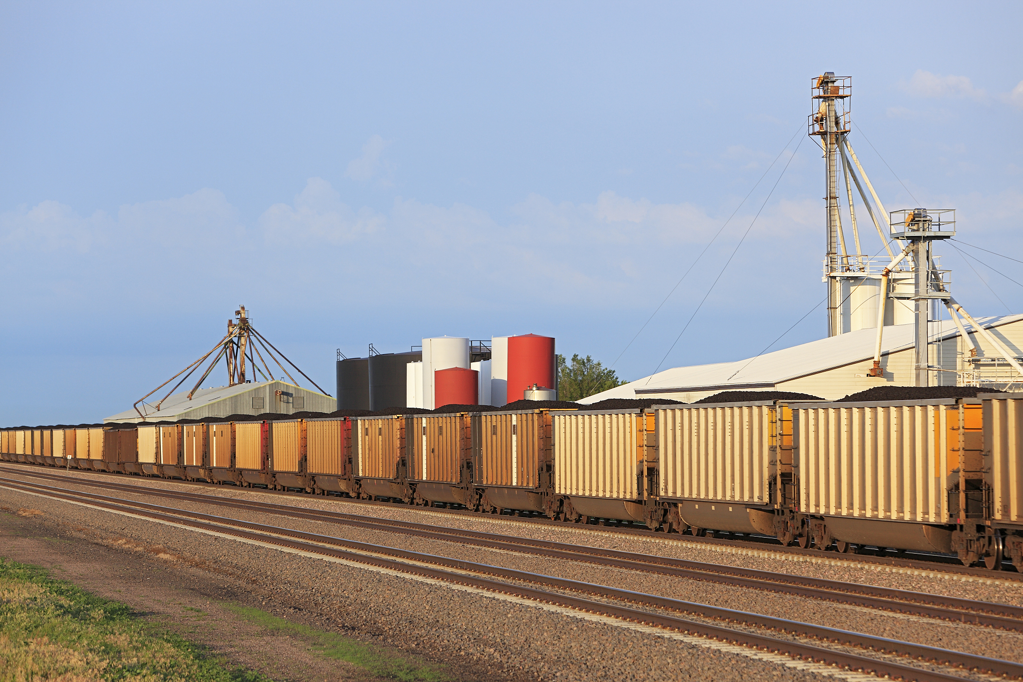 重庆建材技工学校铁路运输专业：就业前景广阔，发展空间巨大