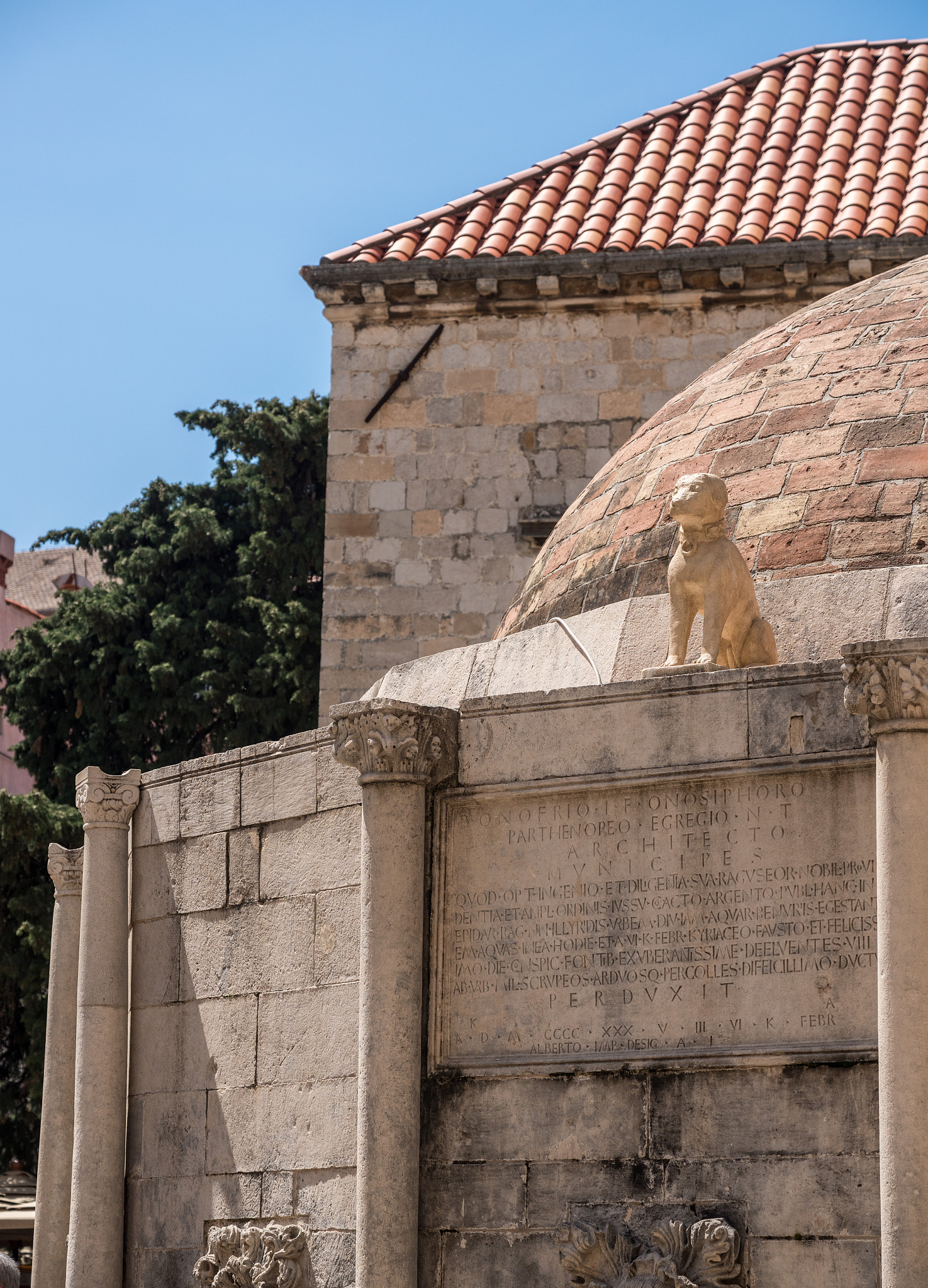 big onofrios fountain in dubrovnik old town