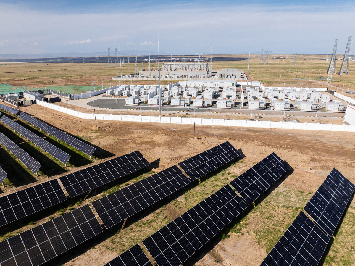 光伏发电技术在油田边远油井供电应用1000字