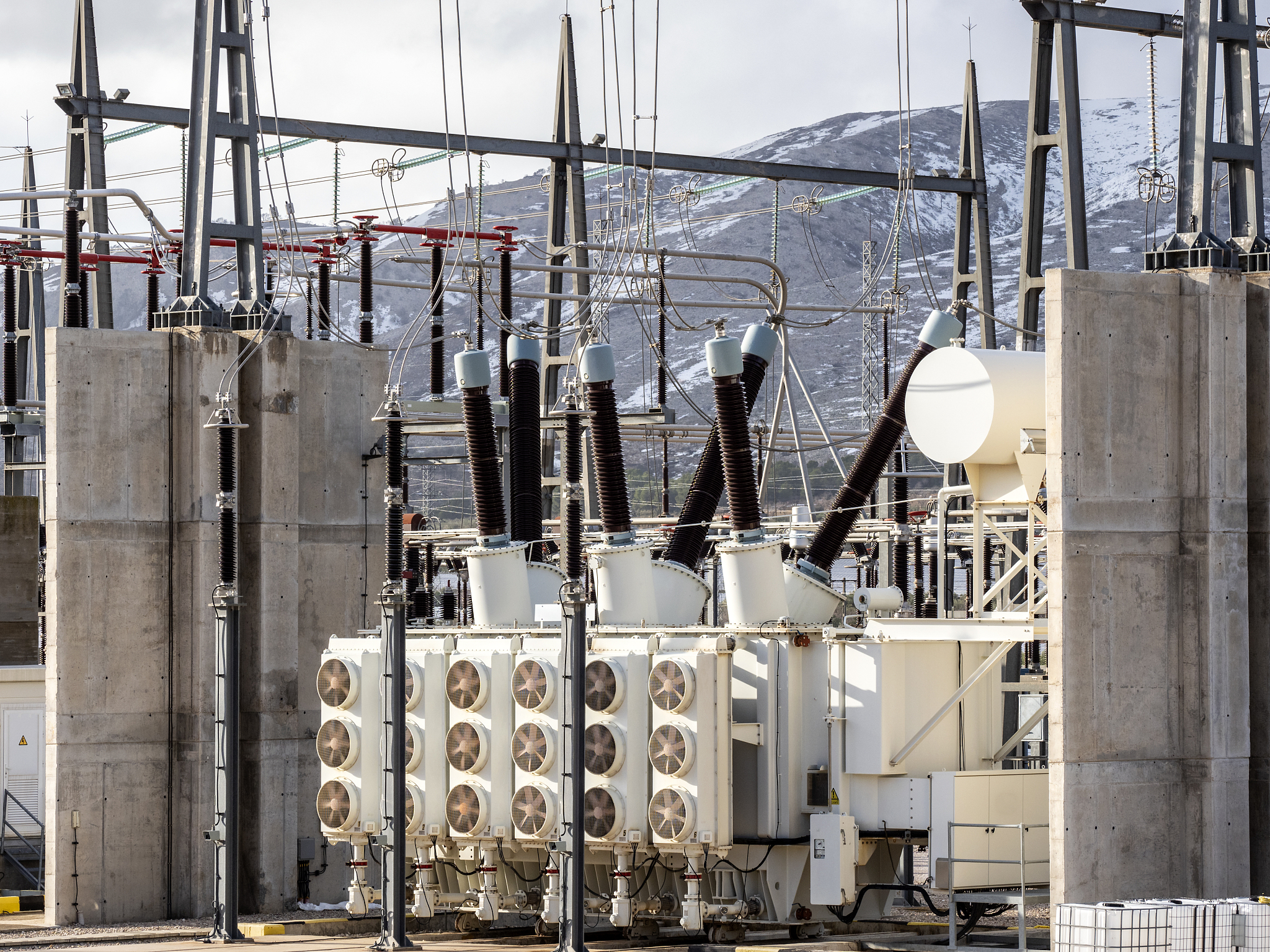 电同时使用系数：电力系统负荷预测的关键指标