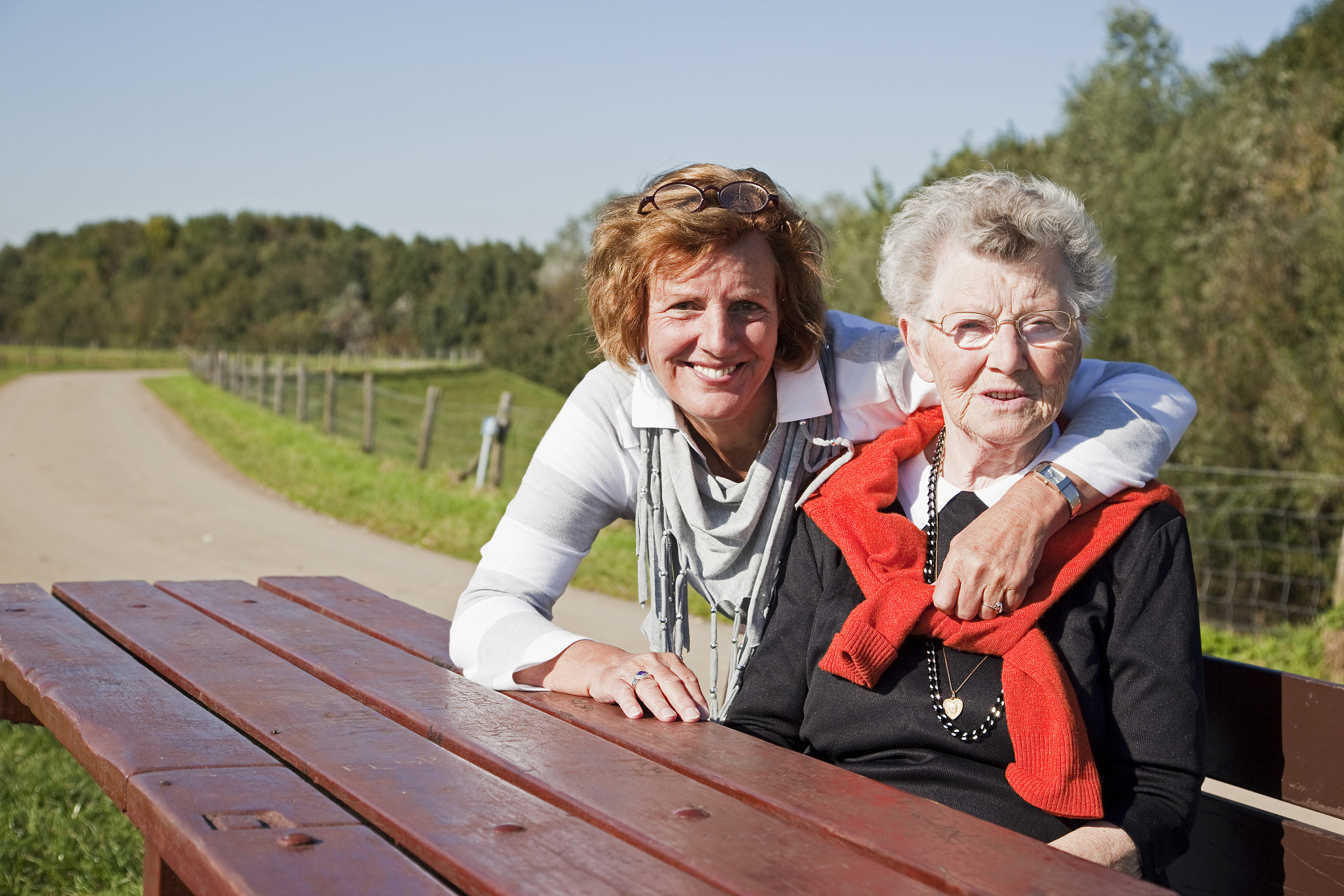 20岁单身正常吗？ | 探索单身生活