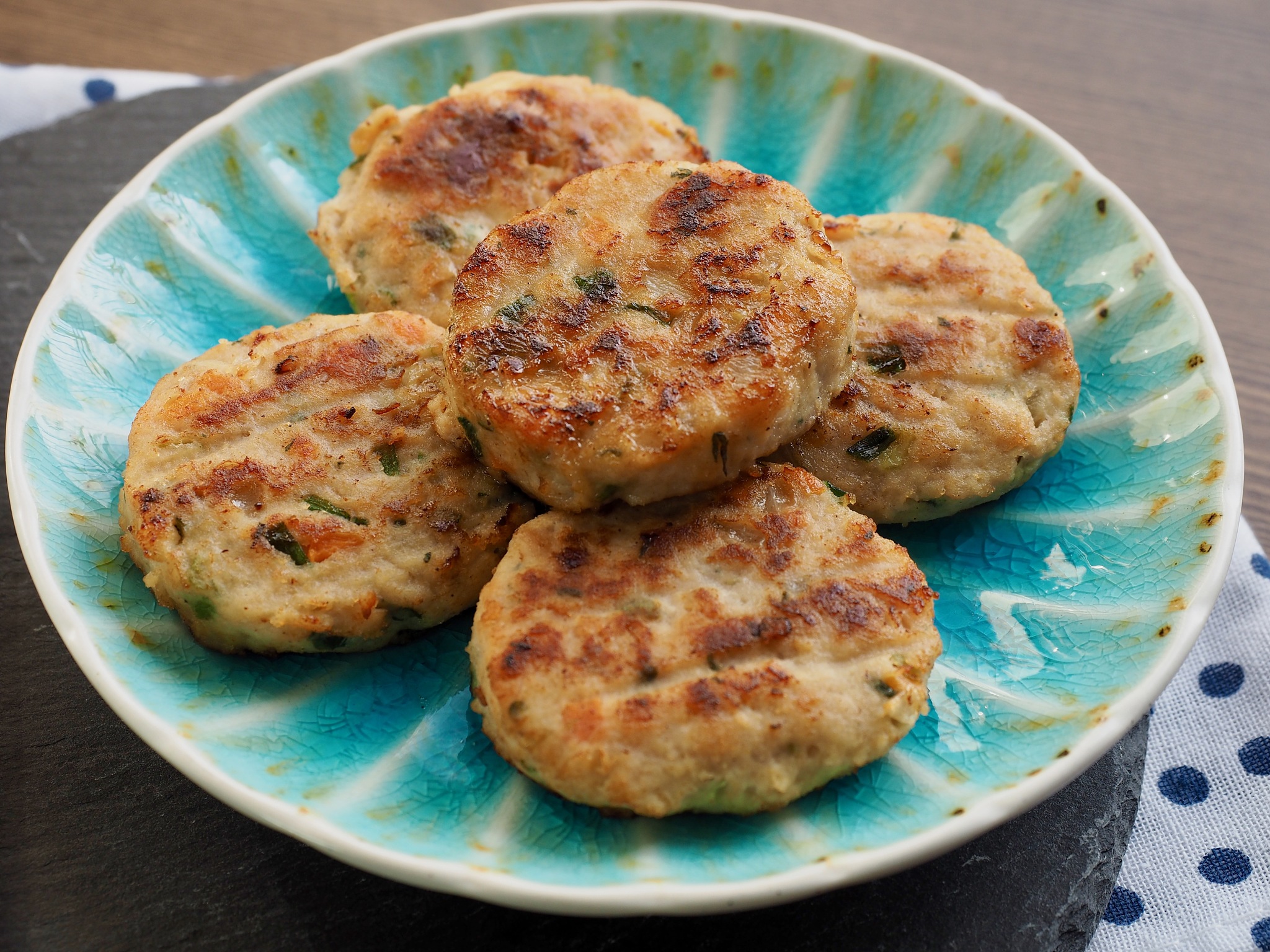瘦肉丸 葱香鲜肉烧饼50字好评