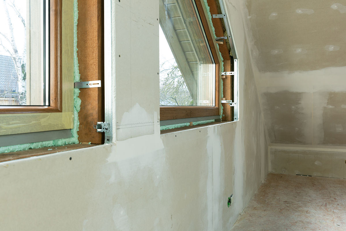 窗台已涂刷乳胶漆再安装窗台石要用什么材料牢固环保要注意什么帮我用210字详细描述