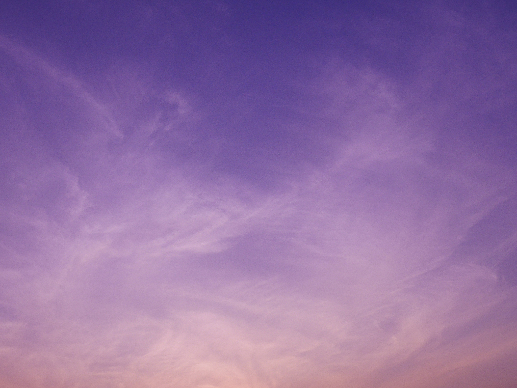 魅族20 Pro星辰紫拍摄紫色云彩，梦幻般的色彩体验！