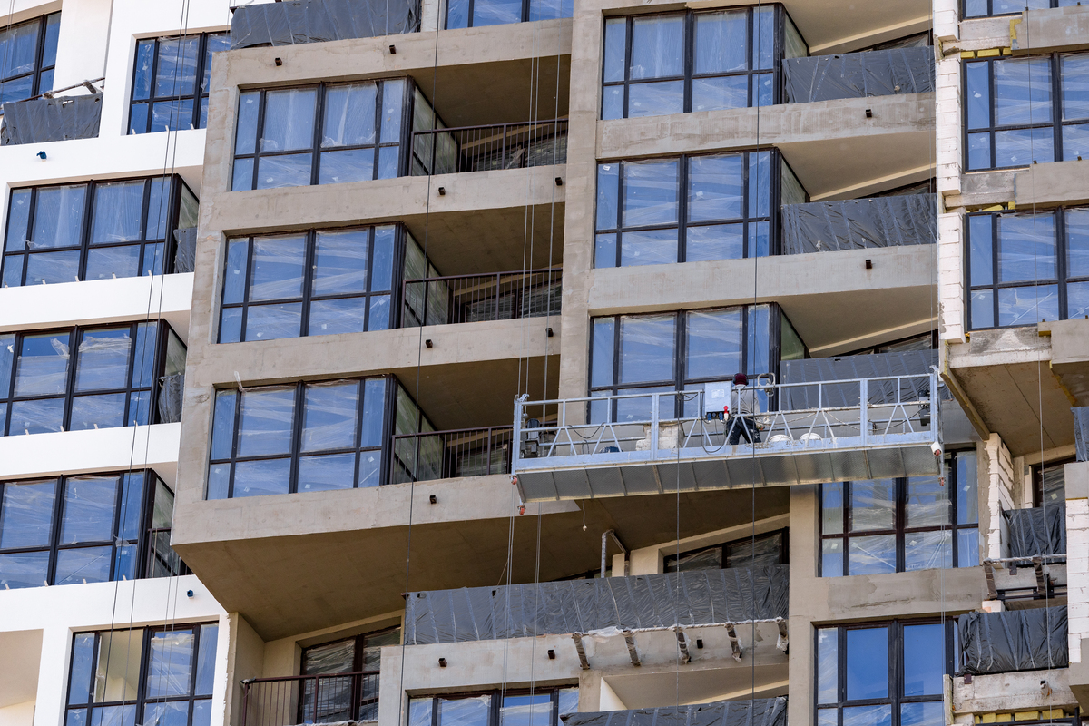 商平方外挂窗焊接服务：提升隔音保温效果