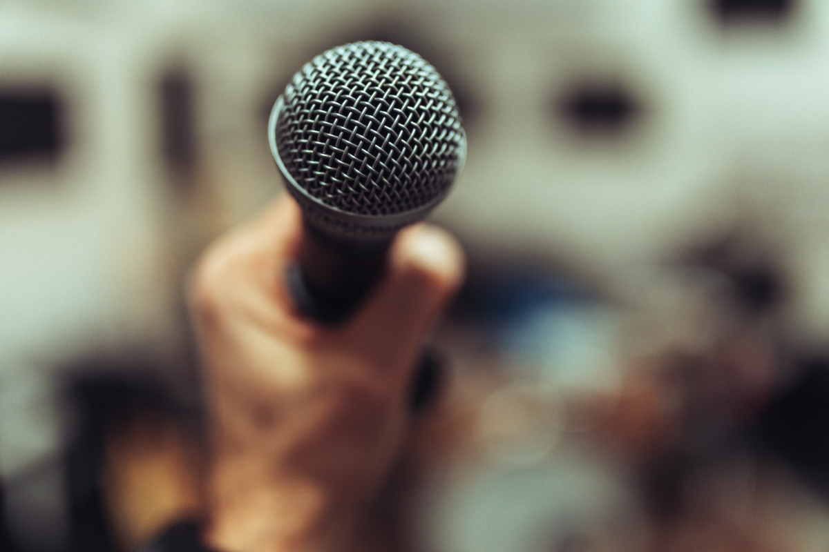 播音与主持专业详解：学习哪些科目才能成为优秀的播音主持人？