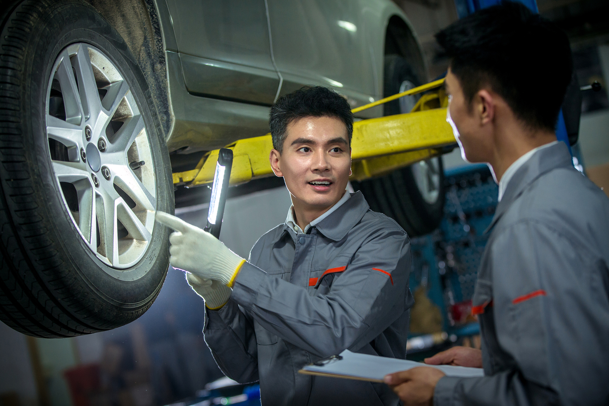 成都五月花技工学校2019年汽车维修专业招生 - 成为优秀的汽车维修人才