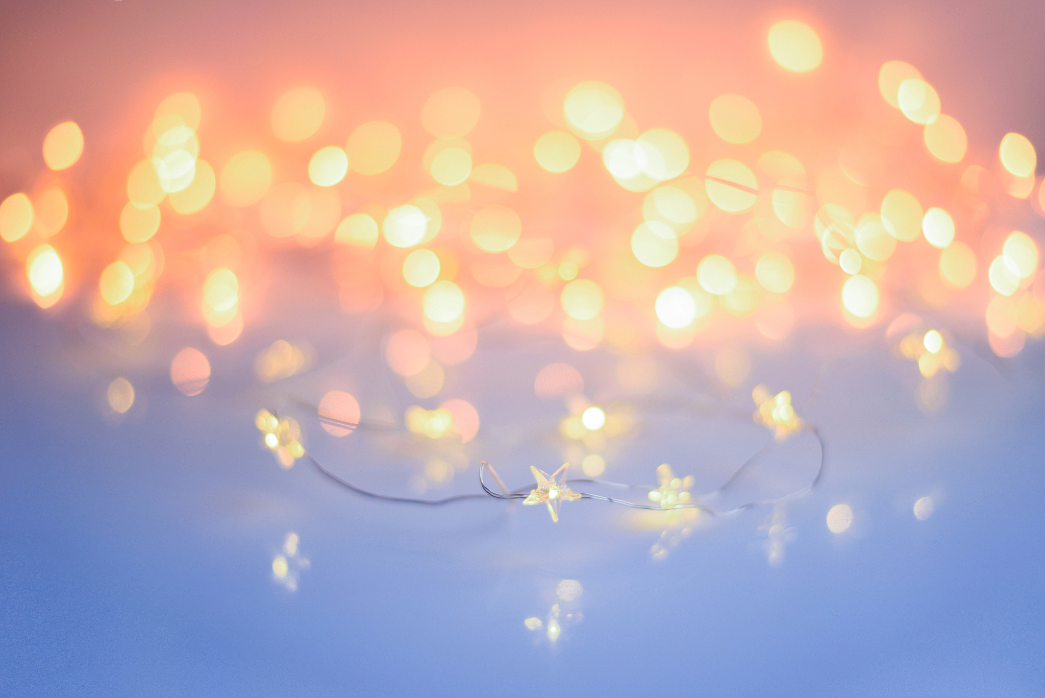 有关写灯光的优美句子