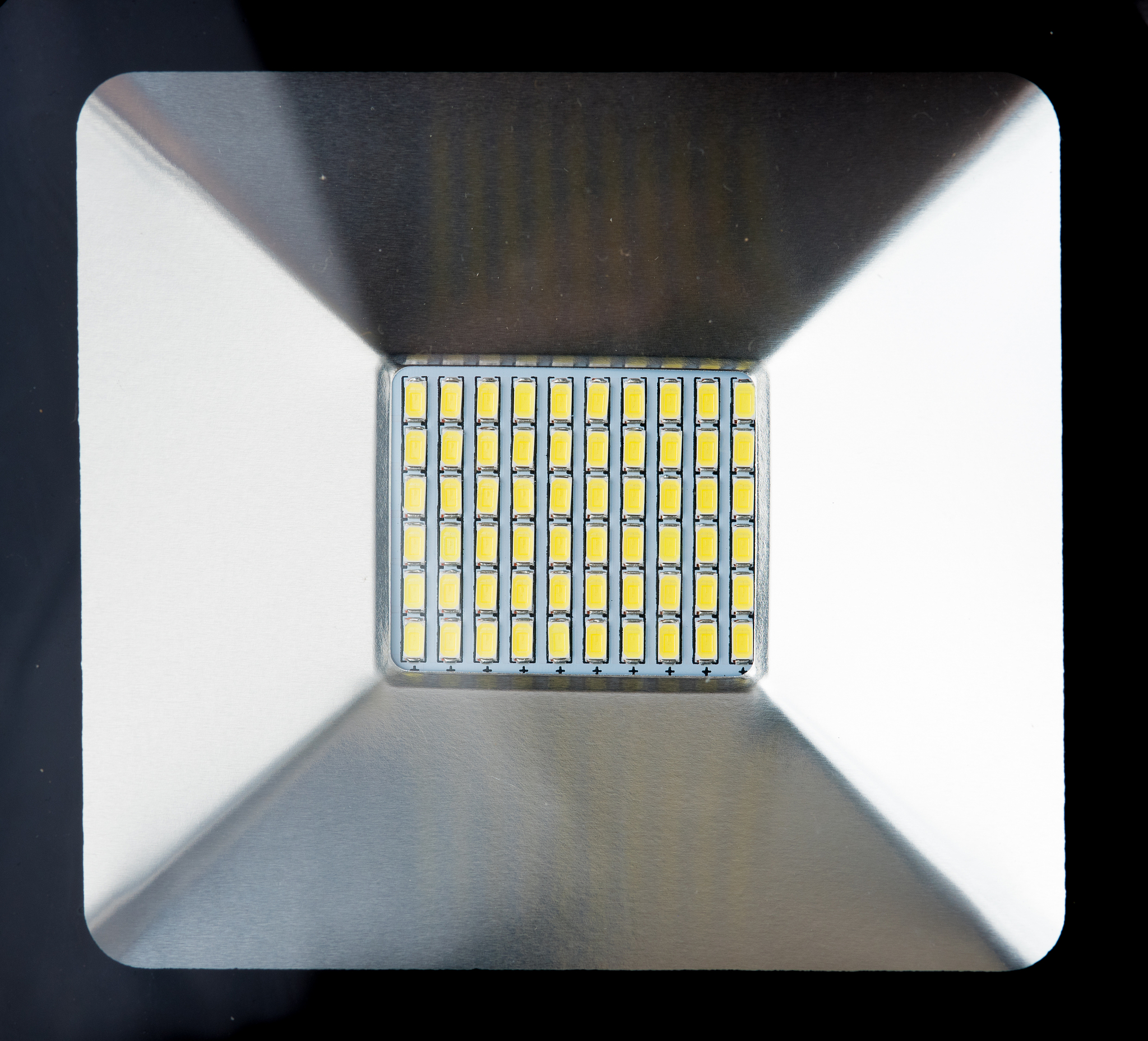 设计一个多功能流水灯的英文