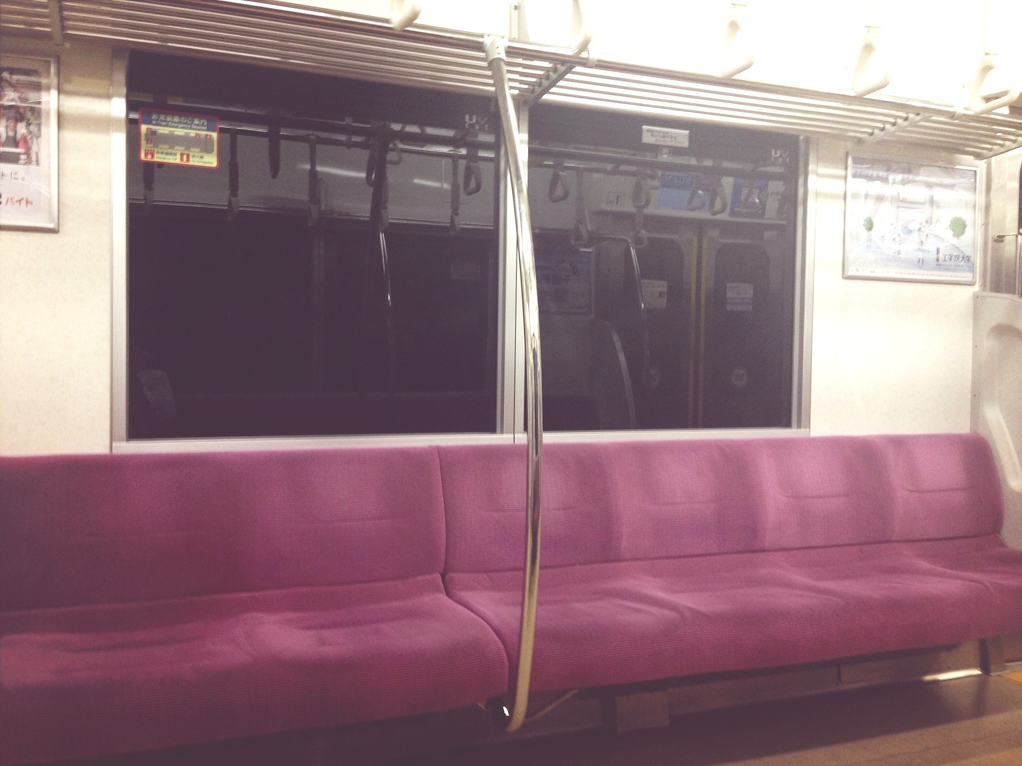 深圳北高铁站工作人员休息室有床吗？