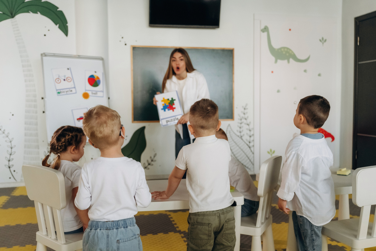 幼儿园颁奖典礼精彩导入语：300字范文，激发孩子自信！