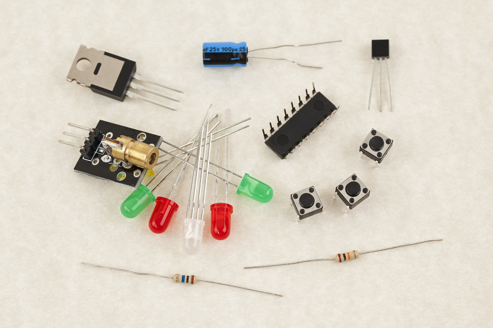 芯片软启动引脚：上拉电容实现延时启动