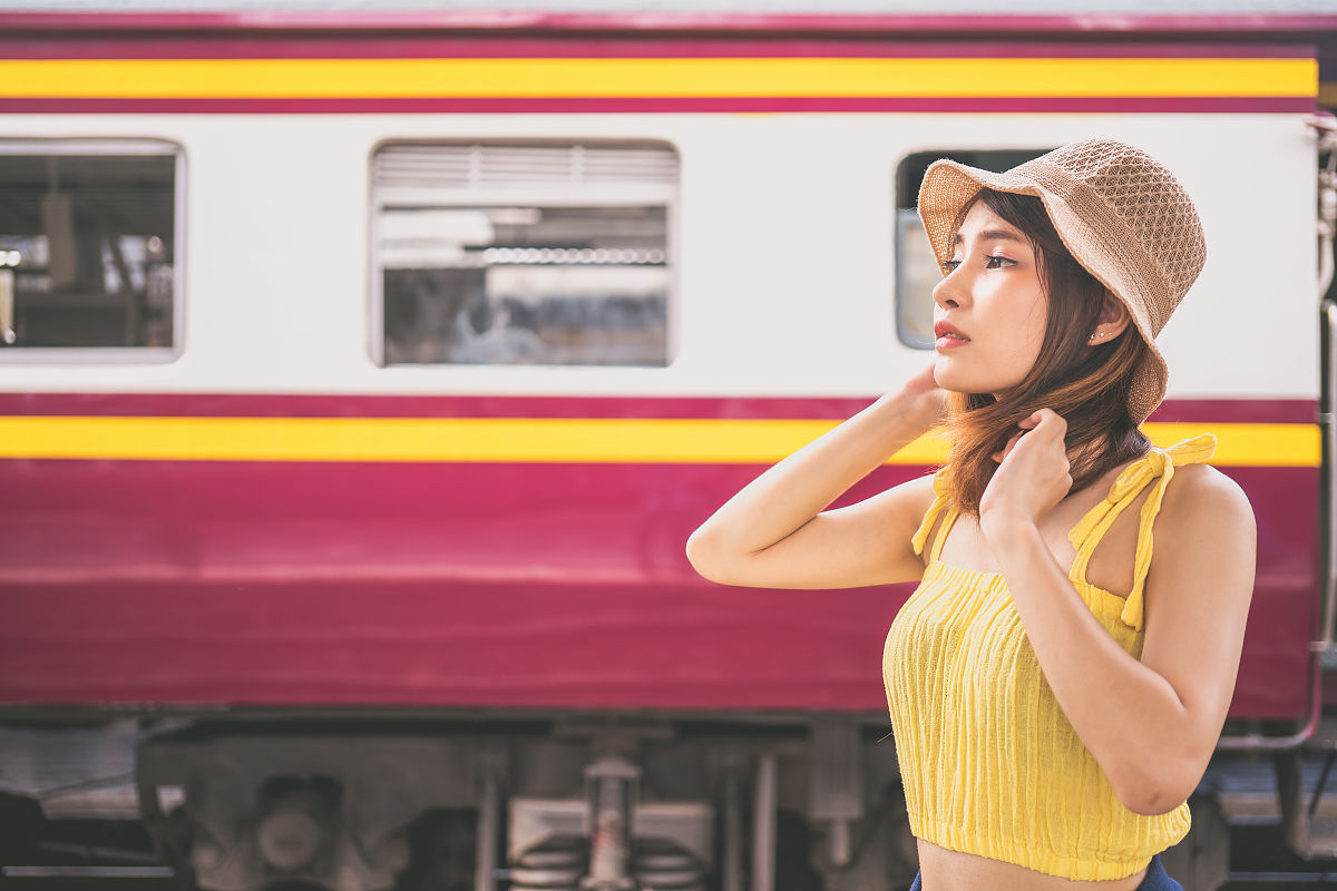 威廉与爱丽丝的未来之旅 - 探索与希望