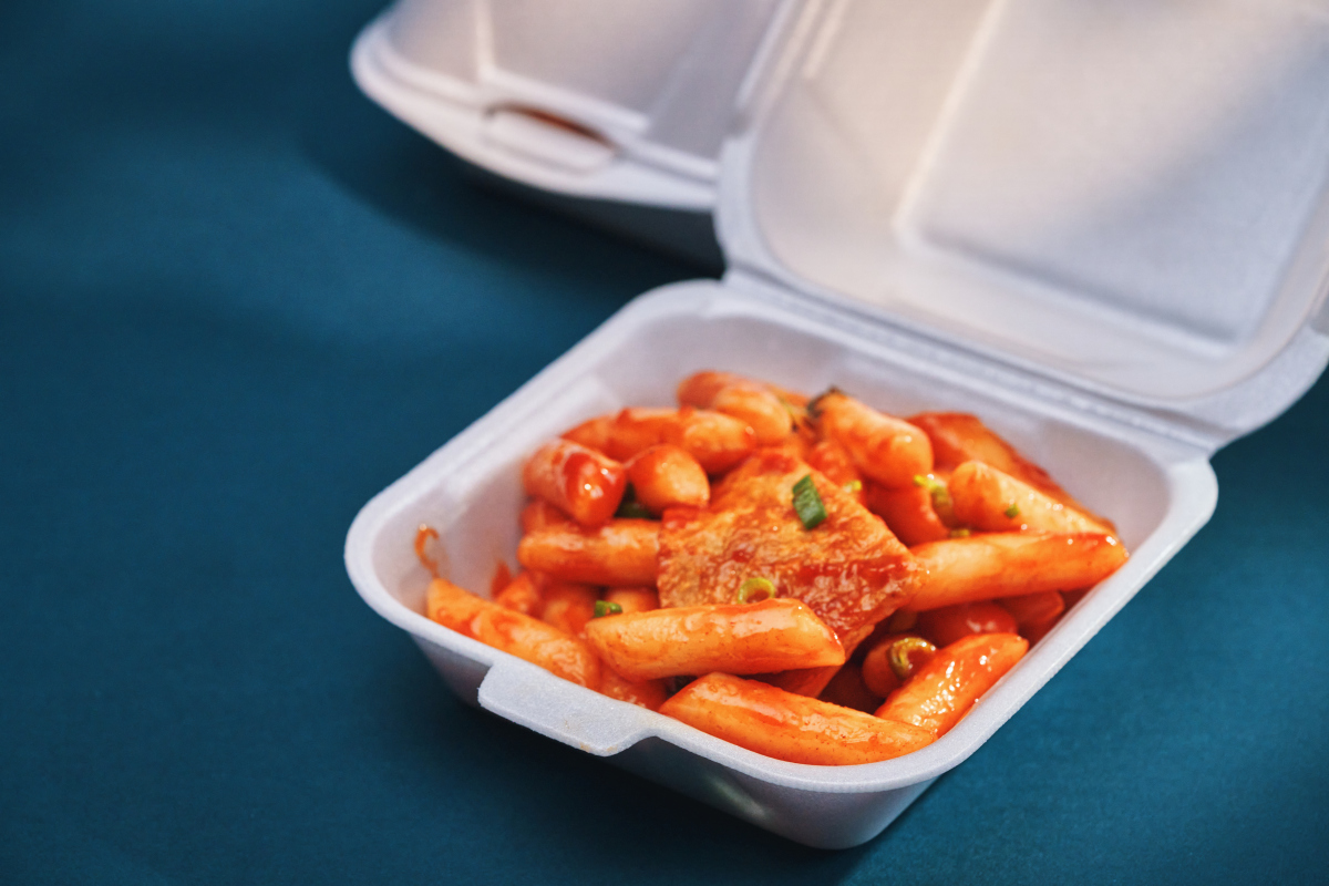 写一篇关于在家也可以点外卖吃到好吃的韩国料理了哟的小红书文案