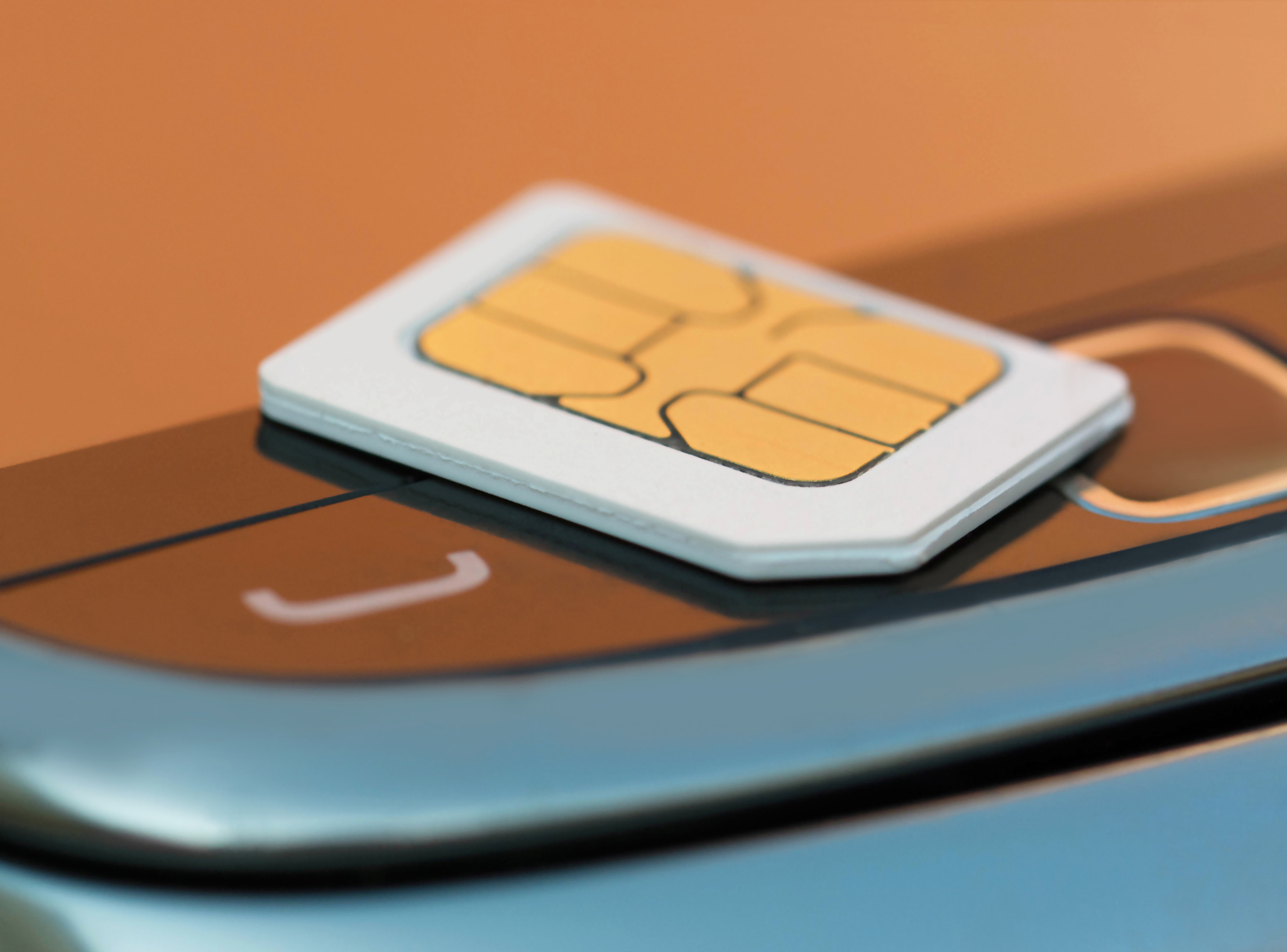 手机卡使用期限已过且达到自然月最大限额怎么办？