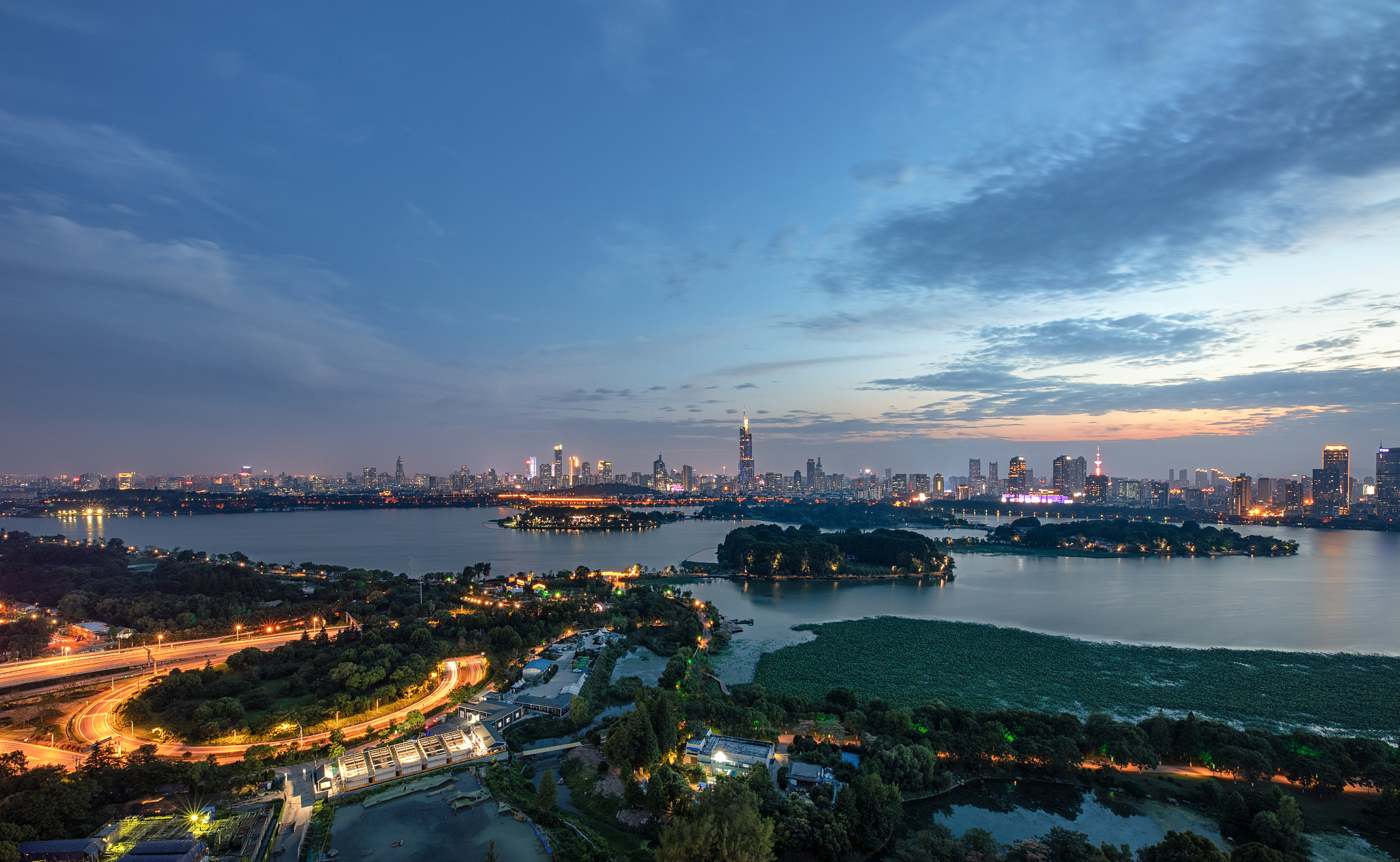 南京新街口玄武湖全景