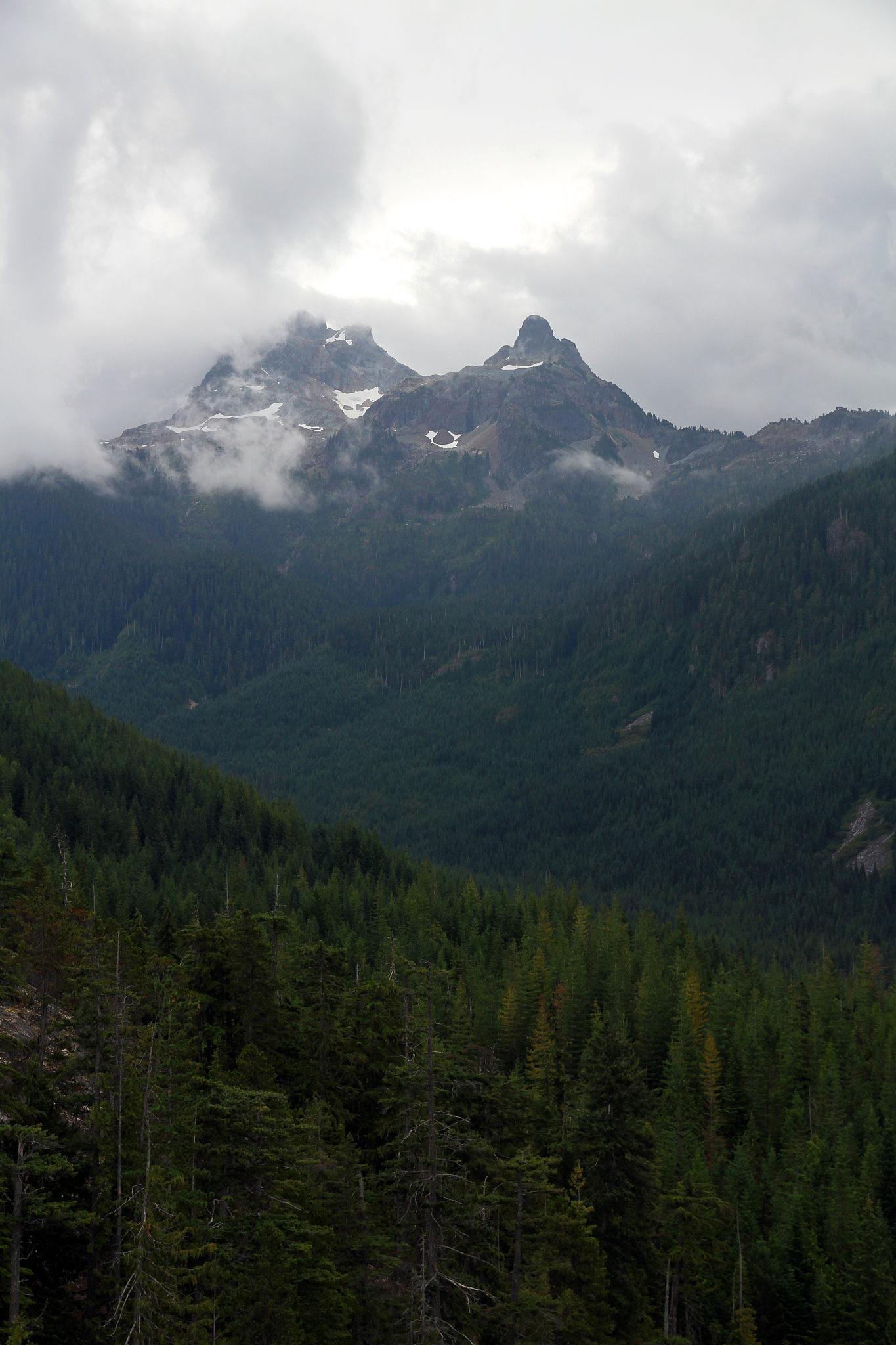 大气逆温层一般最低距离地面多少米