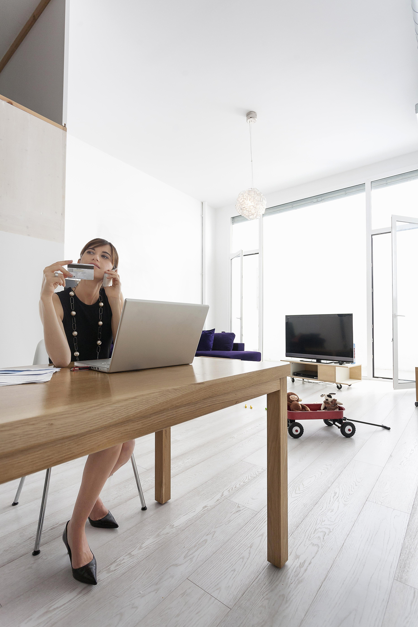 businesswoman shopping online