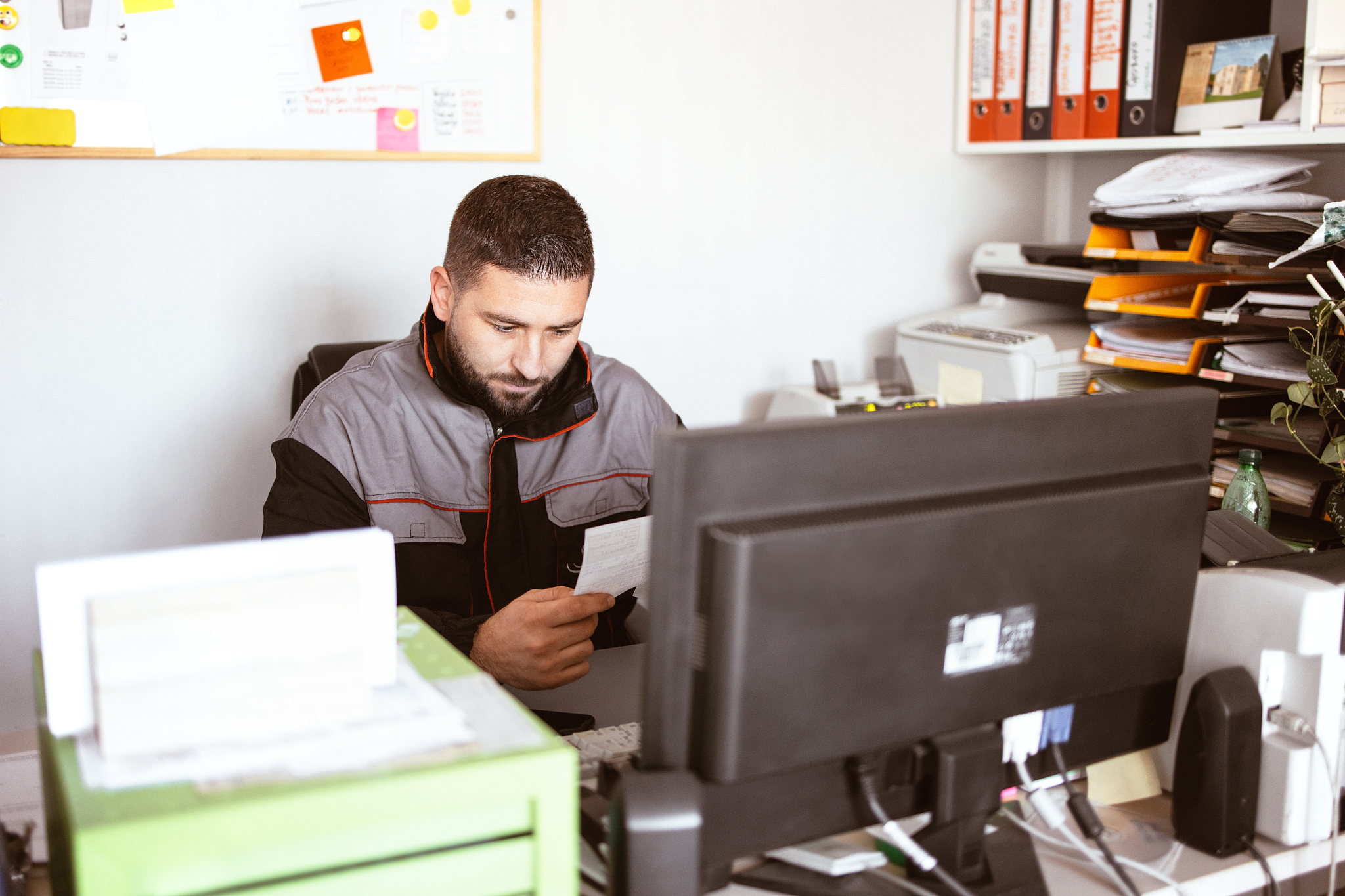 the car service technician in the offices