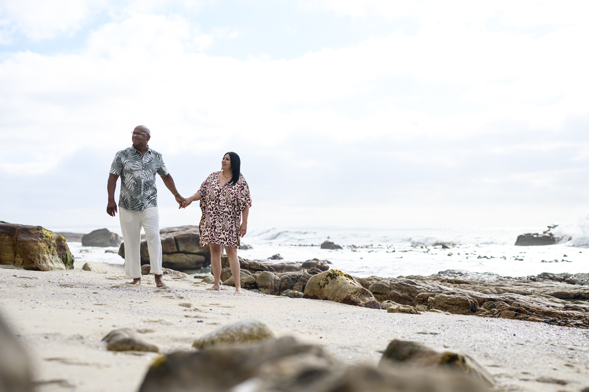 海边邂逅的爱情：小唐和小刘的浪漫之旅