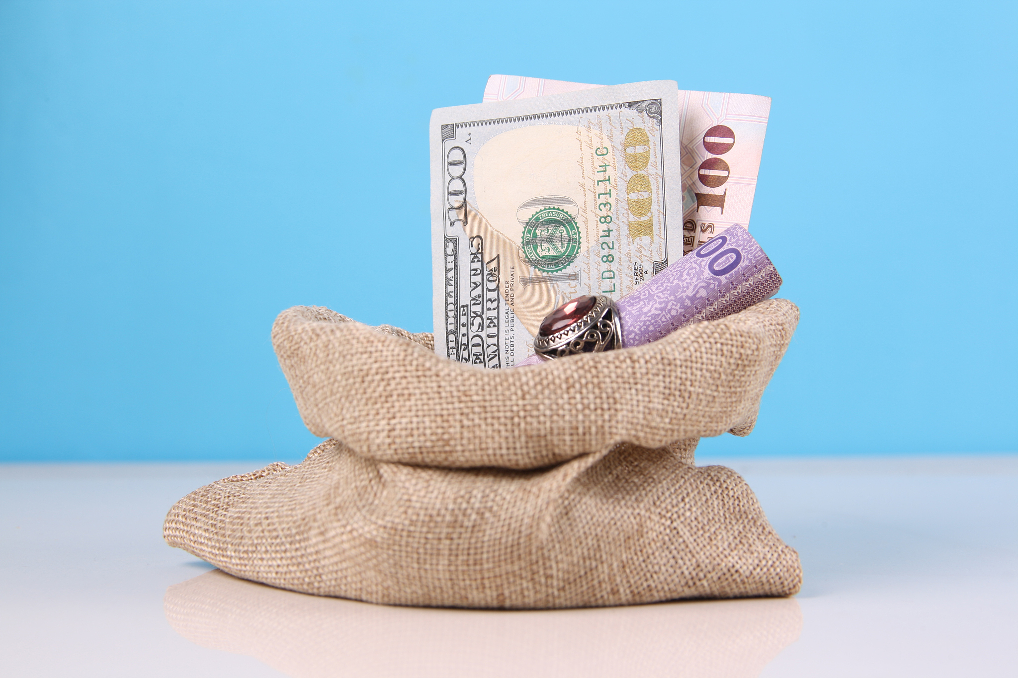 conceptual photo for islamic finance, economy and profit.