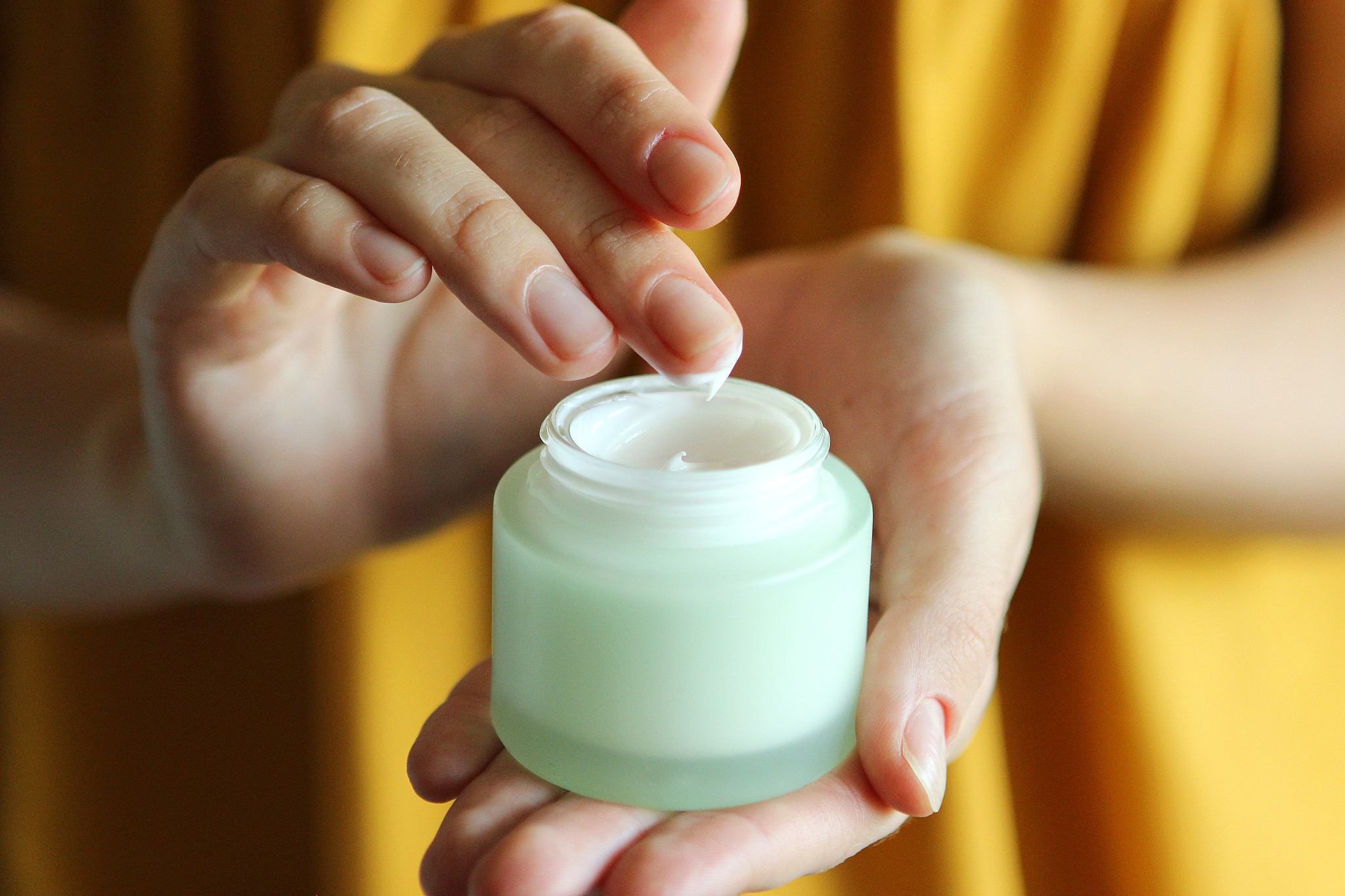 秋冬护手霜推荐 |  这款玻尿酸护手霜，让你的双手重回嫩滑！