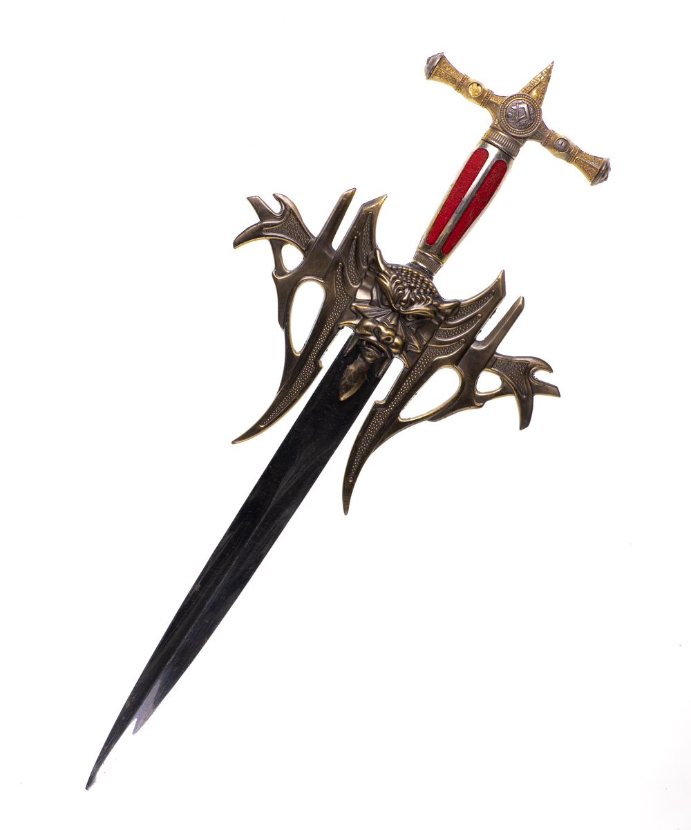 画龙与三叉戟设计：游戏角色或武器的创意指南