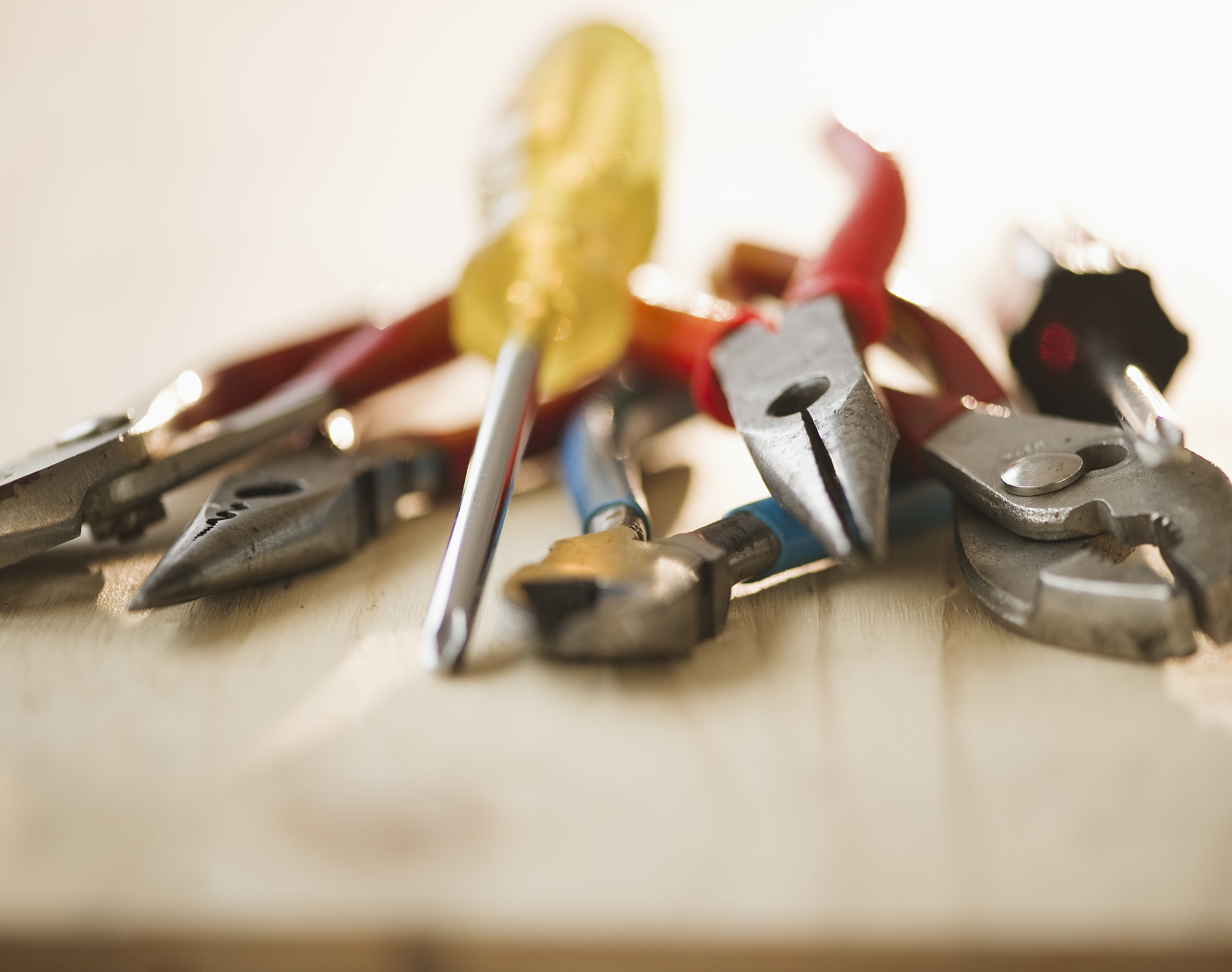 请给我一个物品描述 包含以下名称：初级拆卸器 作用：概率25能拆卸宝石描述 ：