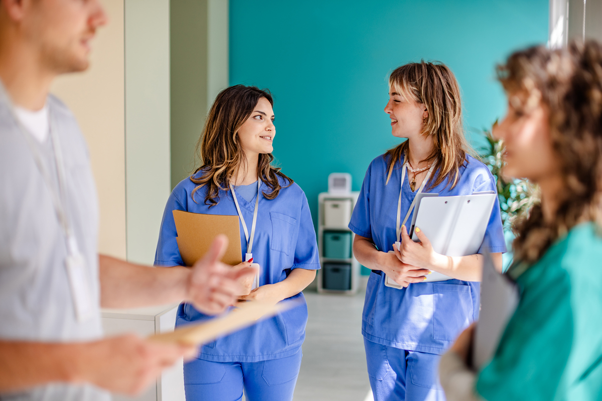 护士专业报考条件及职业前景分析