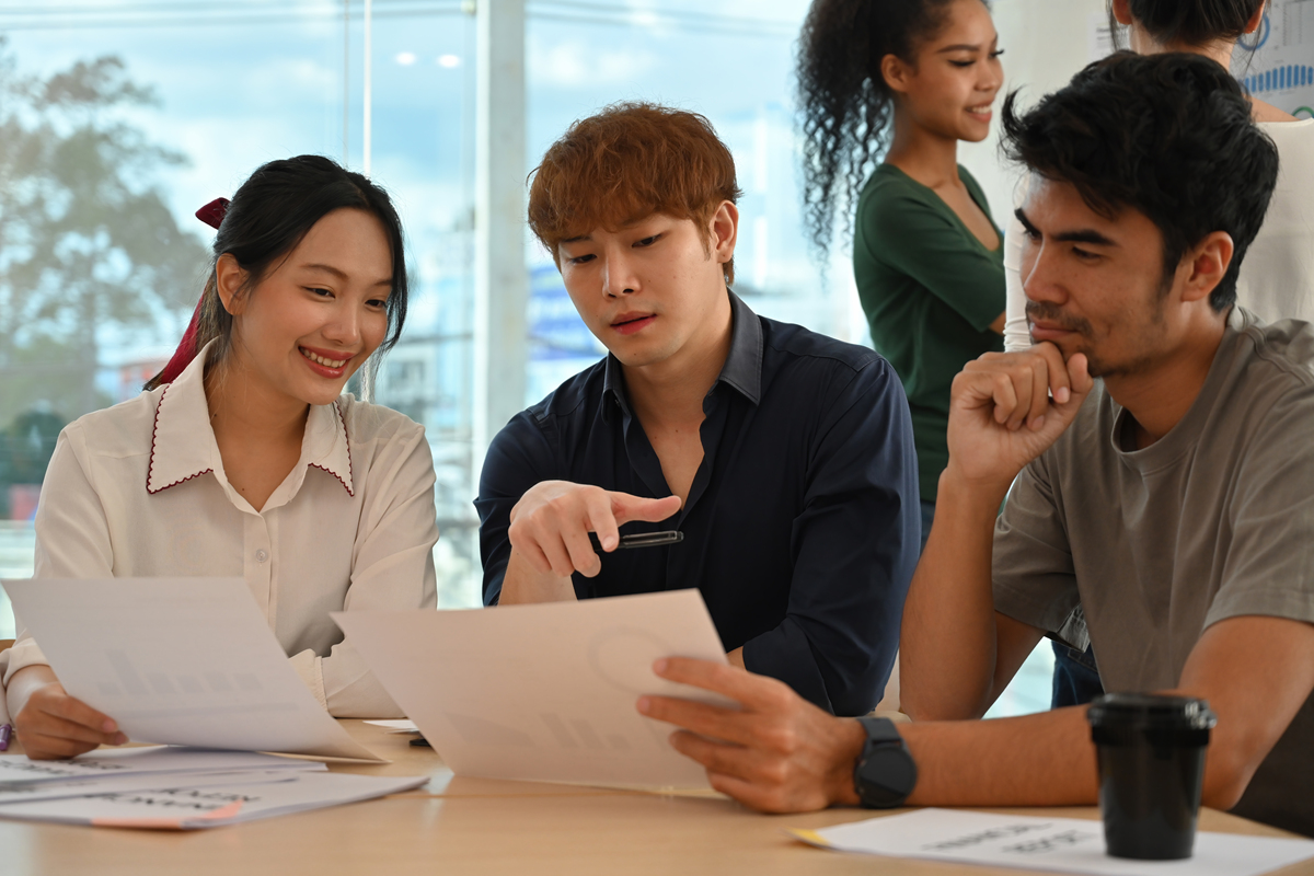 打造健康职场文化：新公司如何构建积极工作氛围