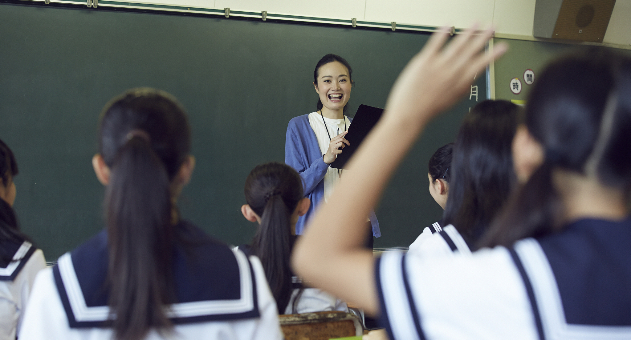 什么专业适合初中女生就读用发