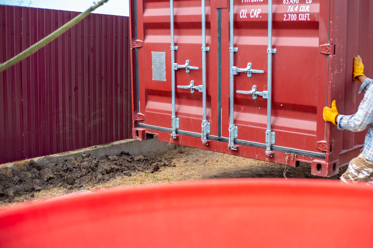 集装箱货物霜冻调查：疑似排水孔未塞严导致货损