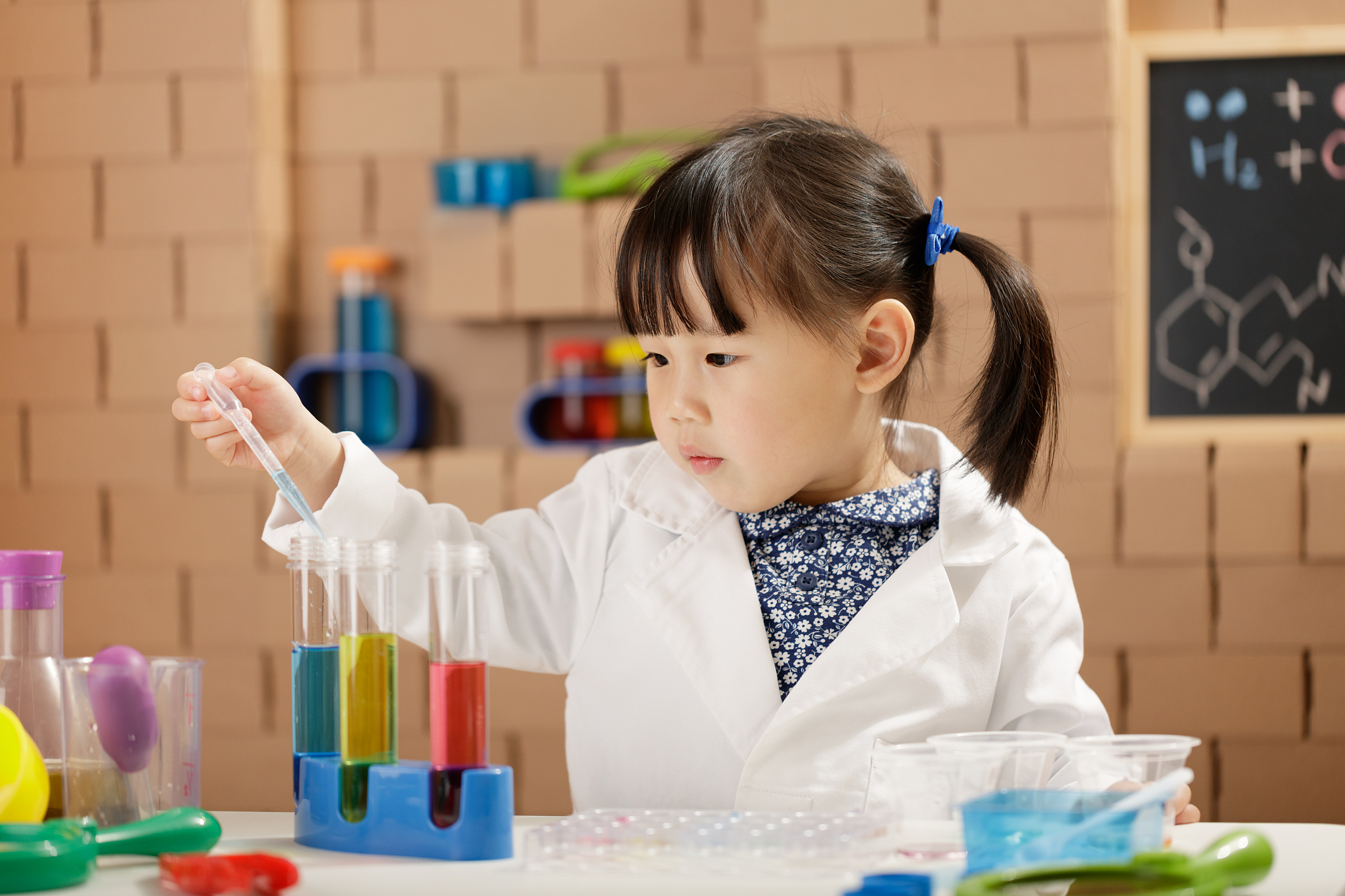 成都幼师学校幼儿教育专业：课程内容、教学方式及实践应用