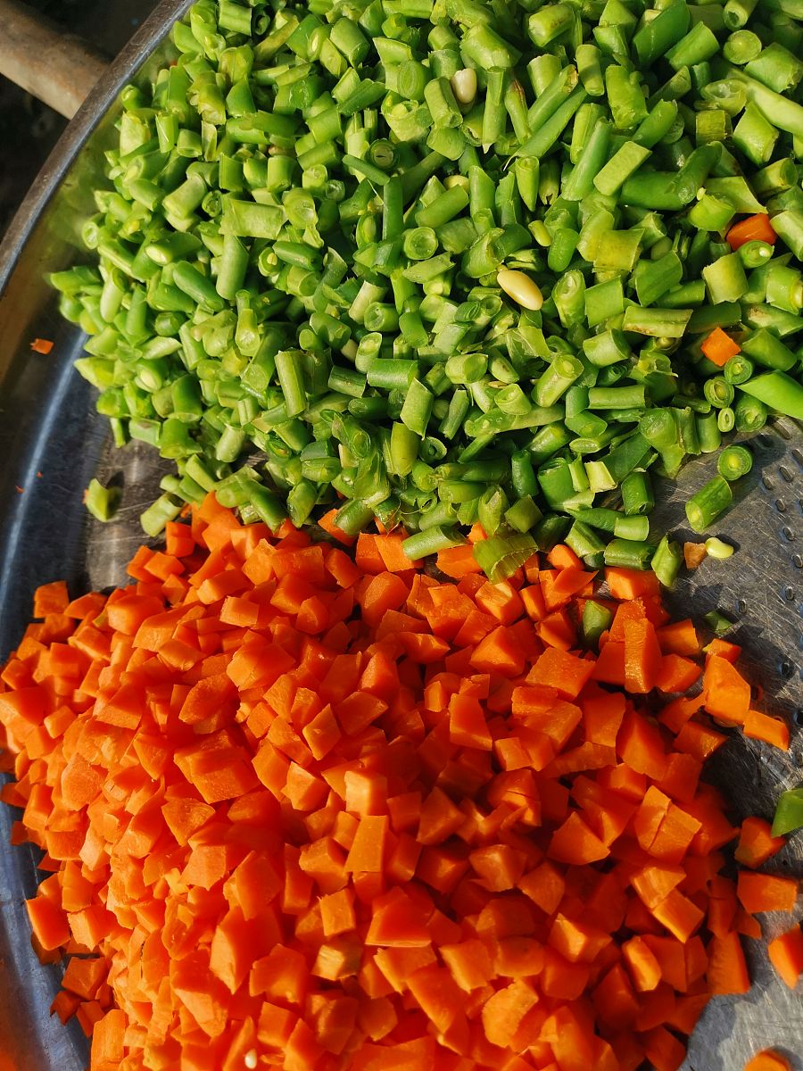 西红柿饺子馅的做法：鲜香美味，简单易学