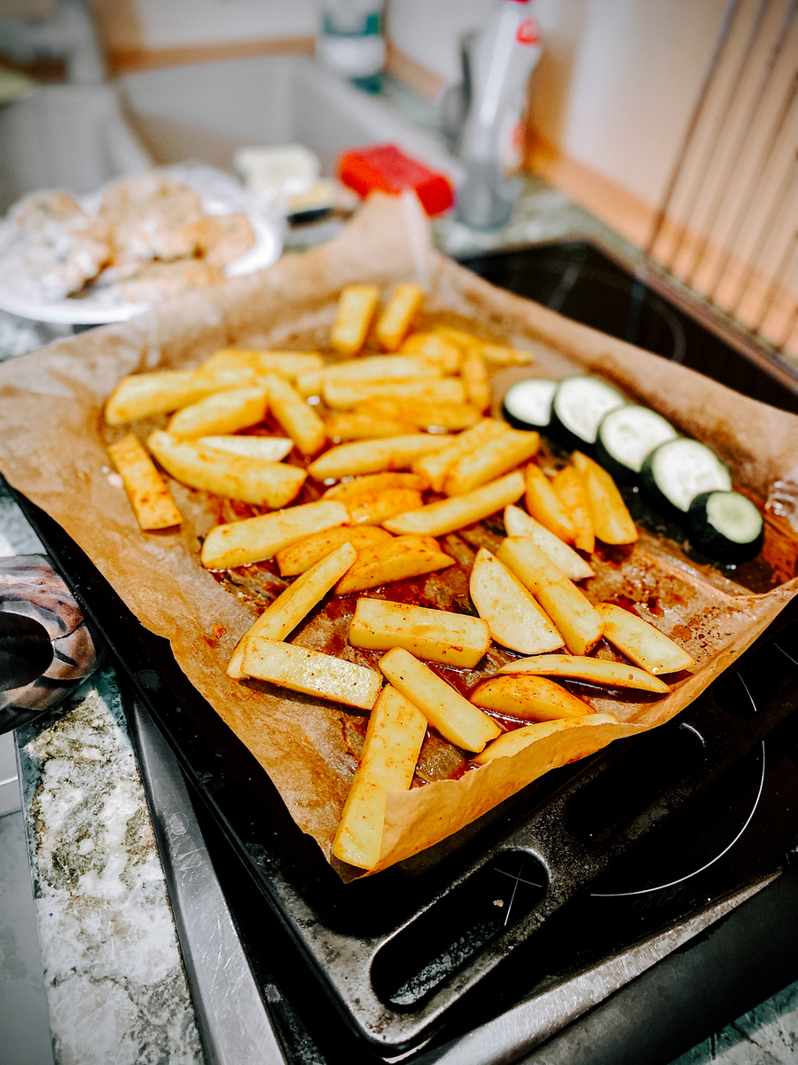 空气炸锅炸薯条：简单美味，营养健康