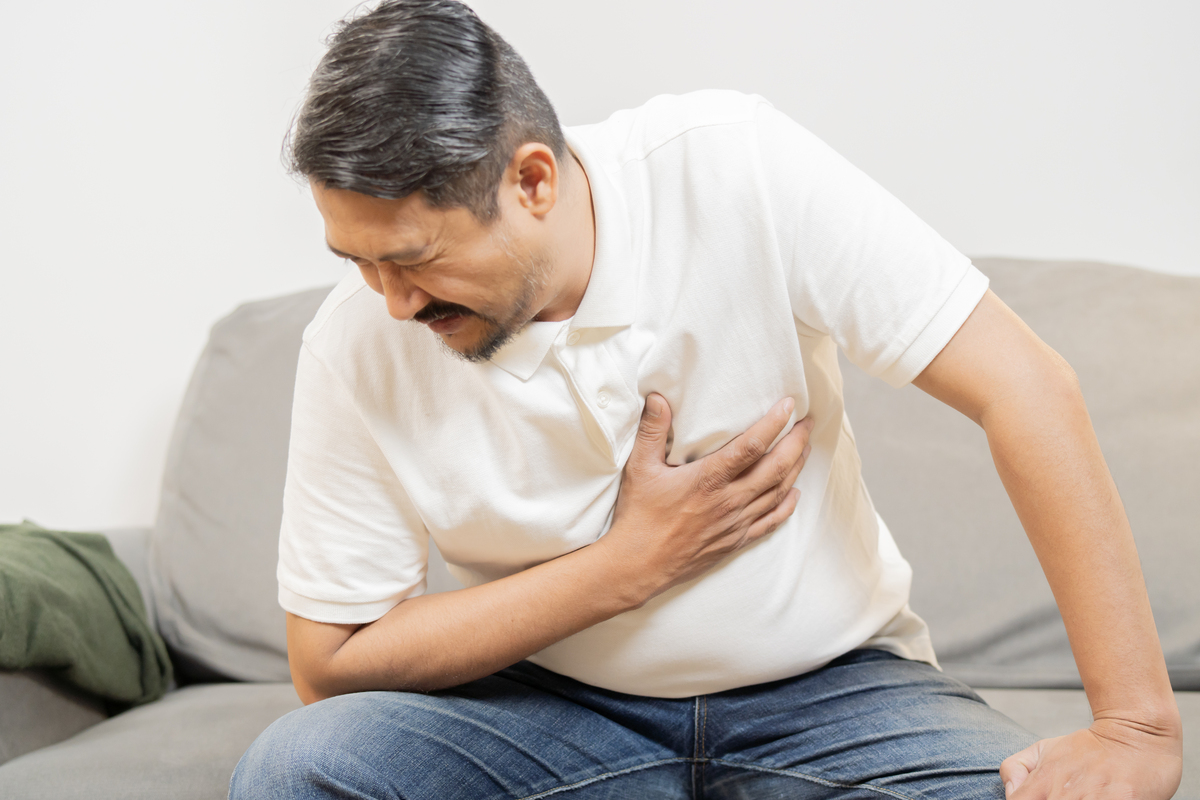 胸口疼痛：原因、症状和治疗 - 寻求专业帮助