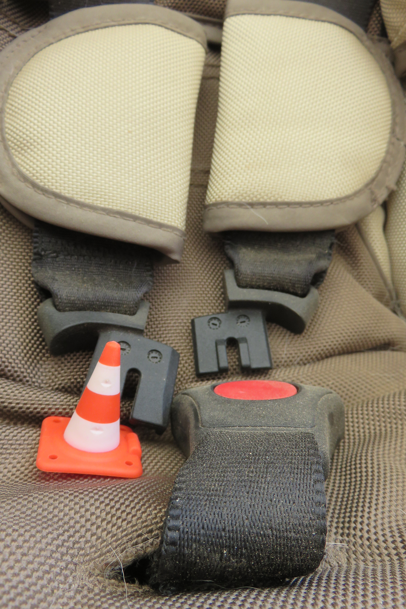 宝骏730 地毯下海绵更换教程：步骤详解 + 功能解释