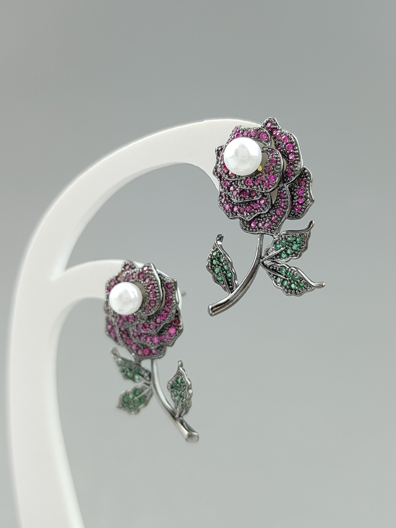 瑞丽国际珠宝翡翠学校2020年专业介绍：珠宝设计、翡翠鉴定、宝石销售等