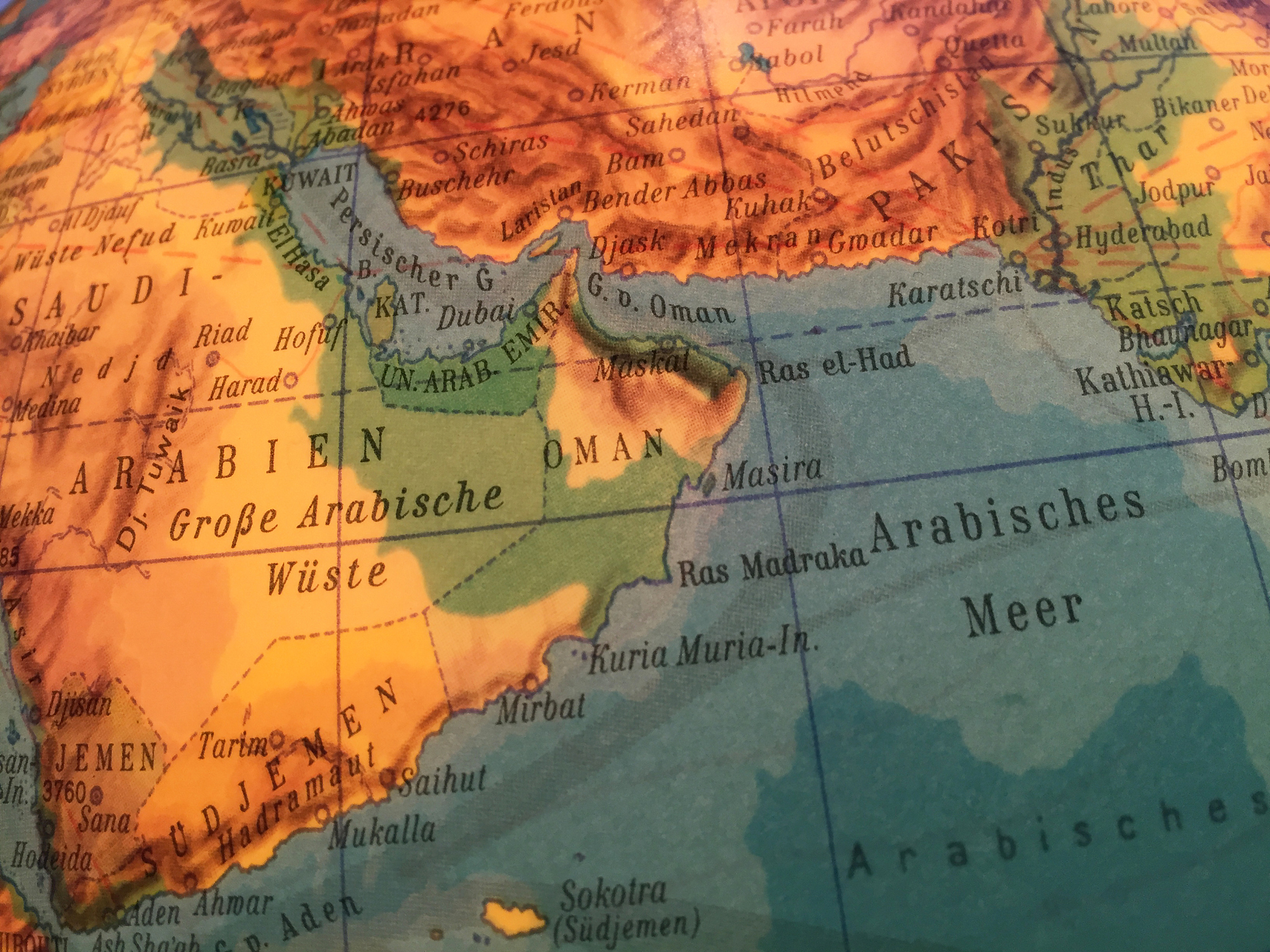 oman, jemen, saudi arabien - globus / weltkarte