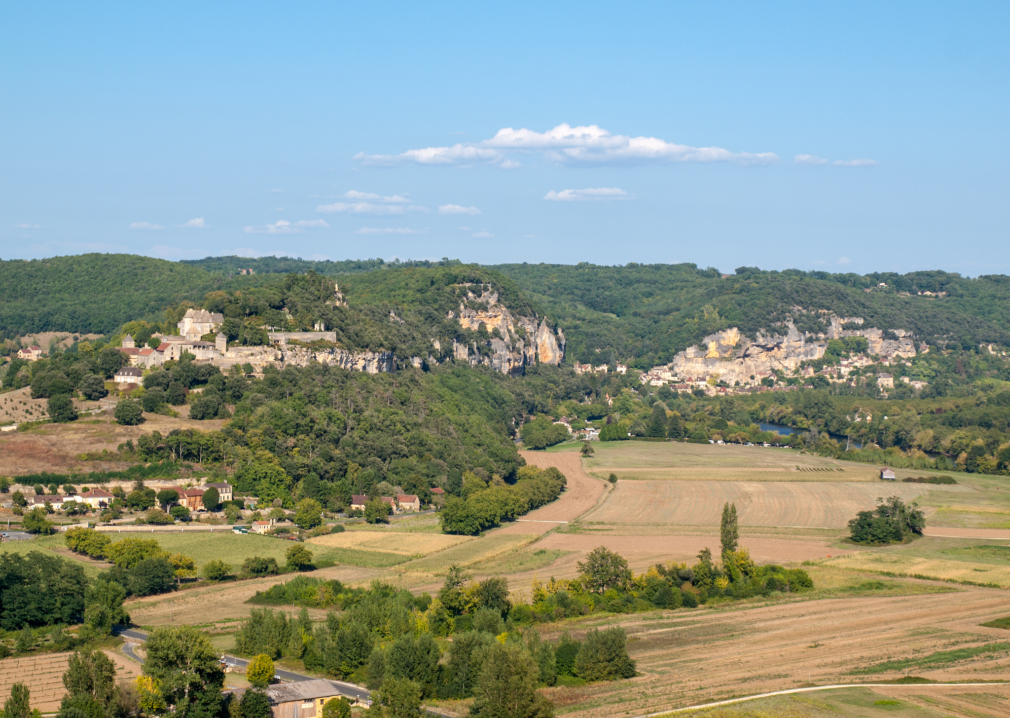la roque-gageac scenic village on the dordogne river, france