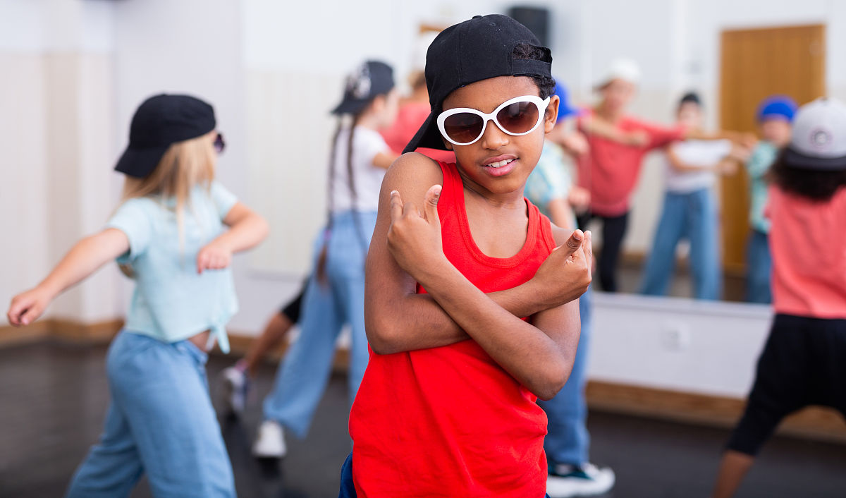 一篇七年级下册《911不等式及其解集》教学设计。要求如下：一、单元教学设计 1单元设计说明从课标要、学生学科素养发展价值、大概念、主题等方面简要说明教学设计的理论基础；2单元目标 根据课程标准和学情实际指向学科核心内容、学科思想方法、核心素养的落实设计单元学习目标、明确重难点；3单元整体教学思路介绍单元整体教学实施的思路包括教学内容或内容整合、课时安排、教学活动规划评价活动设计等以结构图或者思